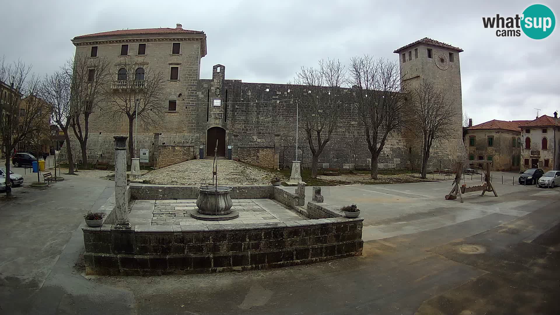 Webcam Svetvinčenat (Sanvincenti) – il castello e il pozzo – Istria – Croazia