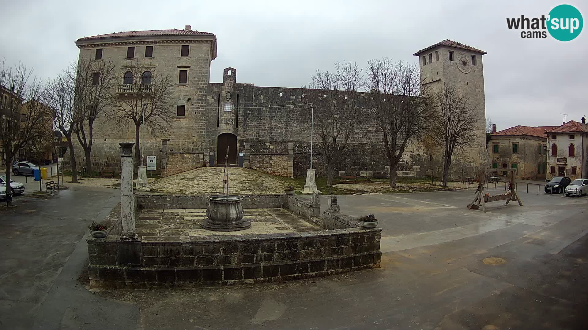 Webcam Svetvinčenat (Sanvincenti) – il castello e il pozzo – Istria – Croazia