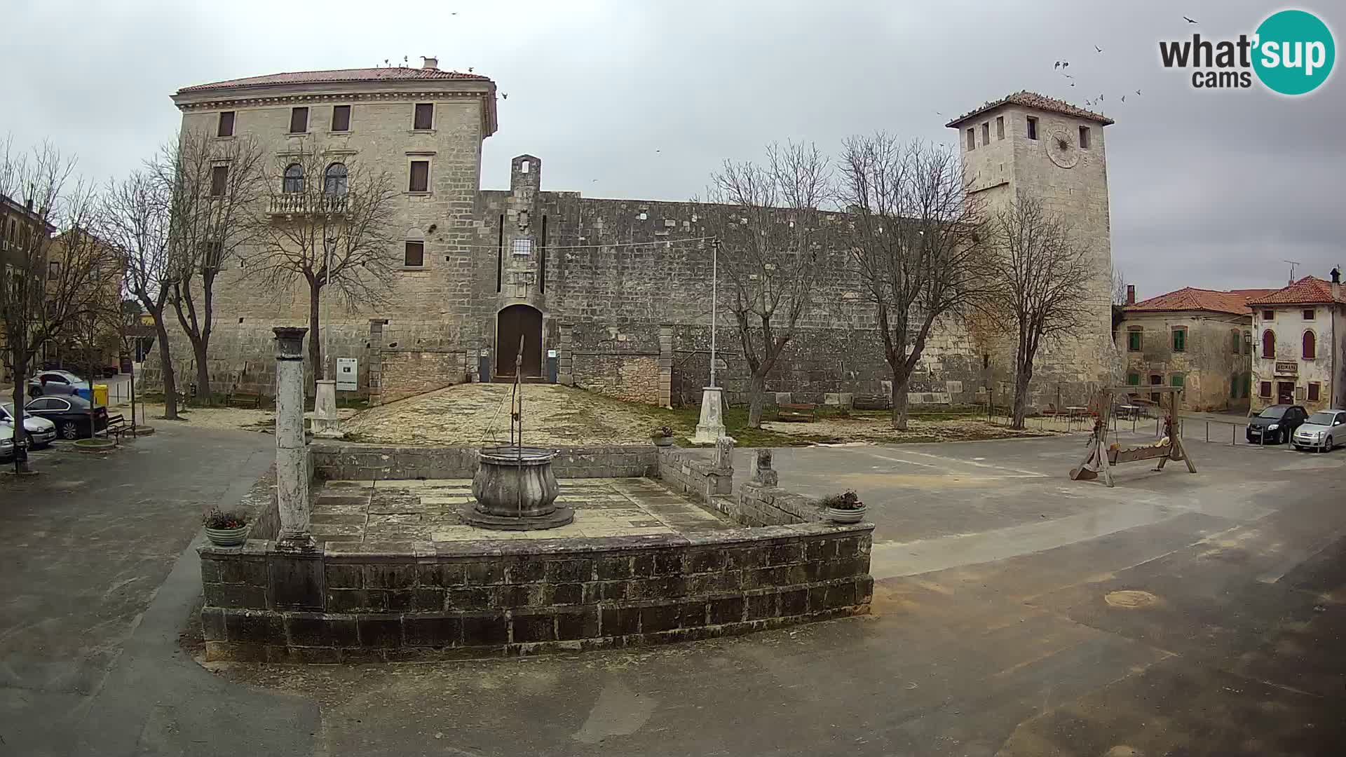 Webcam Svetvinčenat (Sanvincenti) – il castello e il pozzo – Istria – Croazia