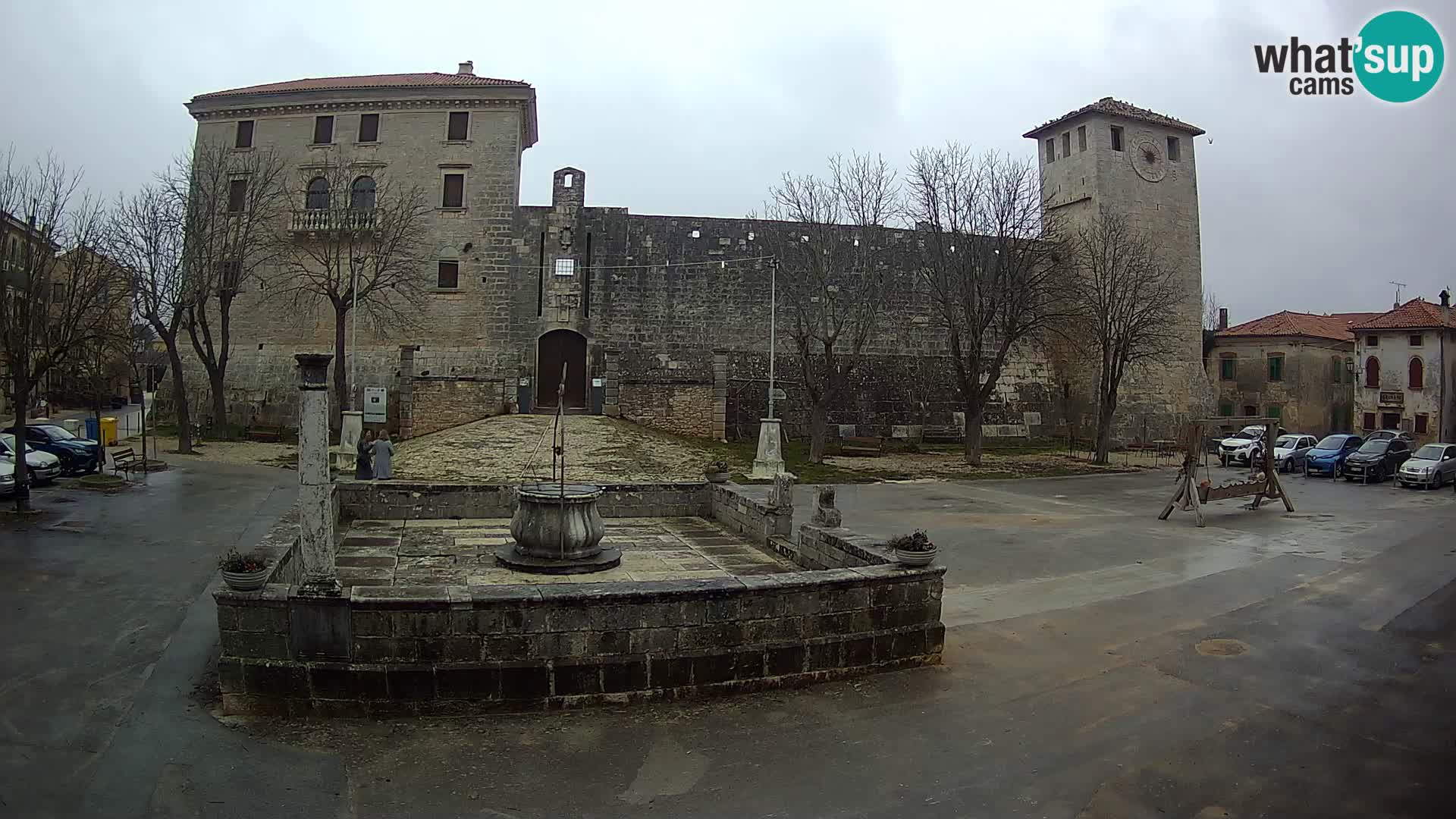 Webcam Svetvinčenat – die Burg und Brunnen – Istrien – Kroatien