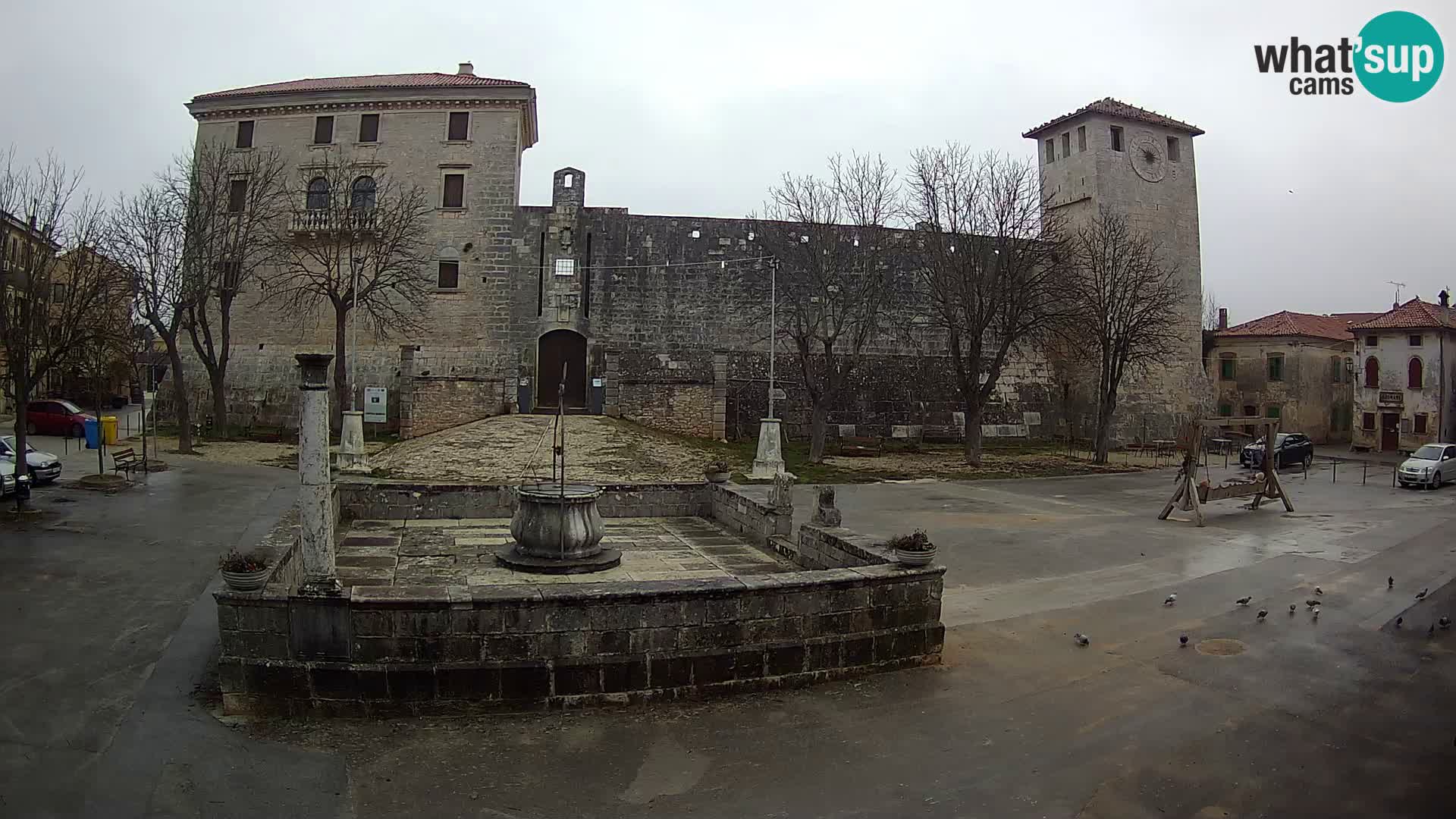 Webcam Svetvinčenat – die Burg und Brunnen – Istrien – Kroatien