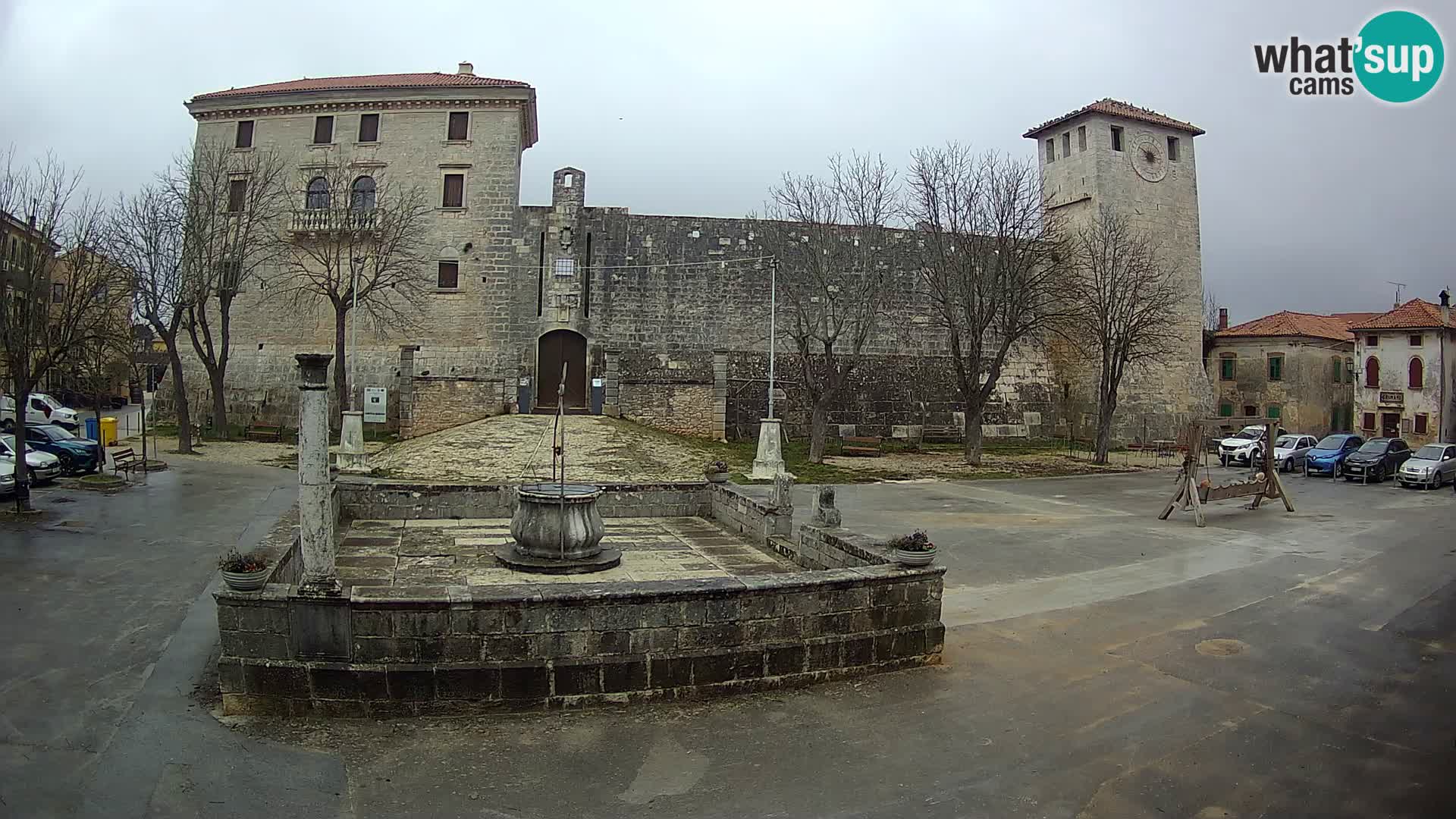 Webcam Svetvinčenat – le château et le puits – Istrie – Croatie