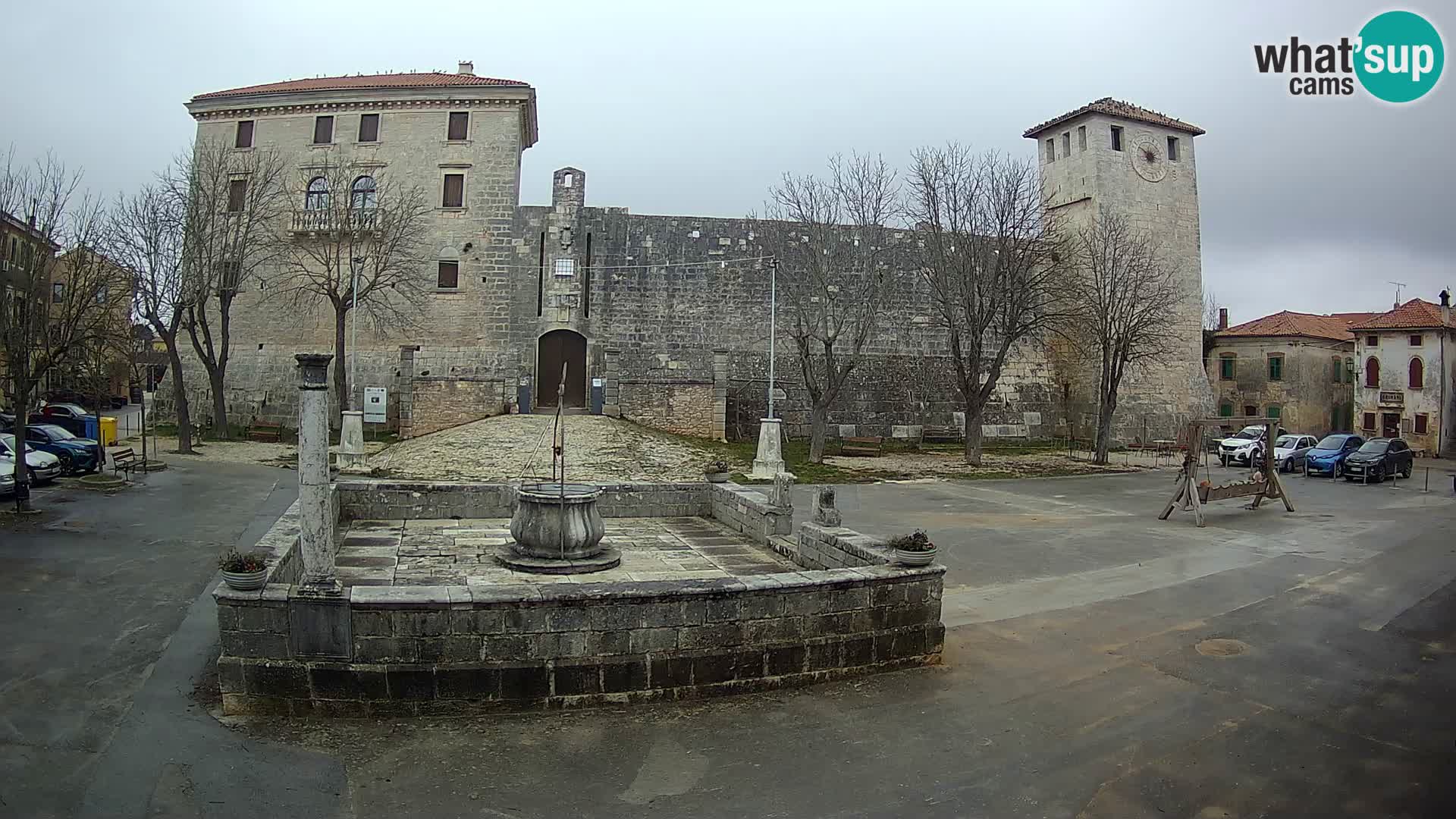 Webcam Svetvinčenat – le château et le puits – Istrie – Croatie