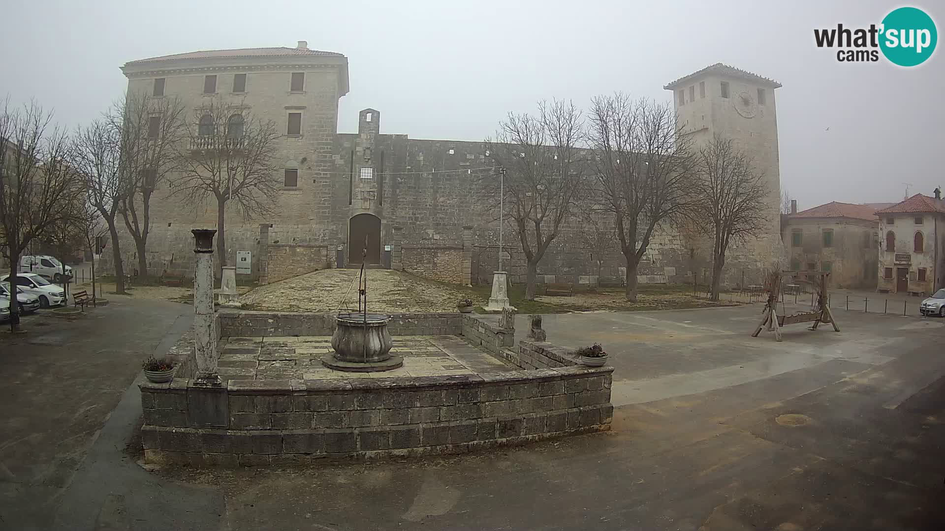 Webcam Svetvinčenat – le château et le puits – Istrie – Croatie