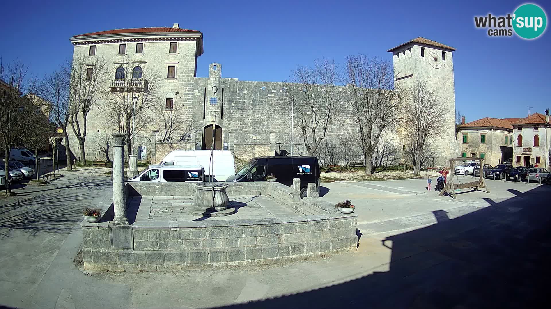 Webcam Svetvinčenat – die Burg und Brunnen – Istrien – Kroatien