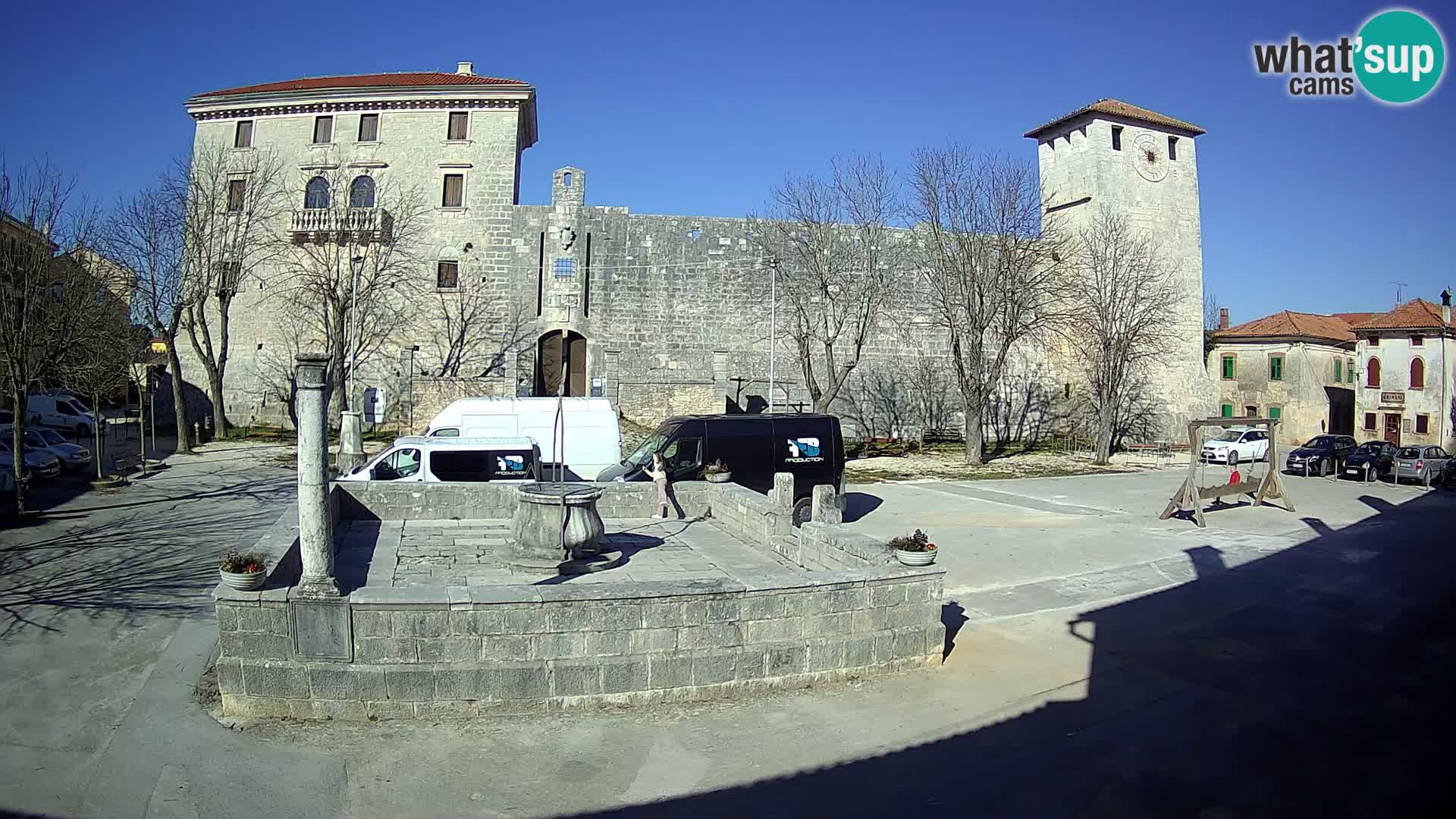 Webcam Svetvinčenat – die Burg und Brunnen – Istrien – Kroatien