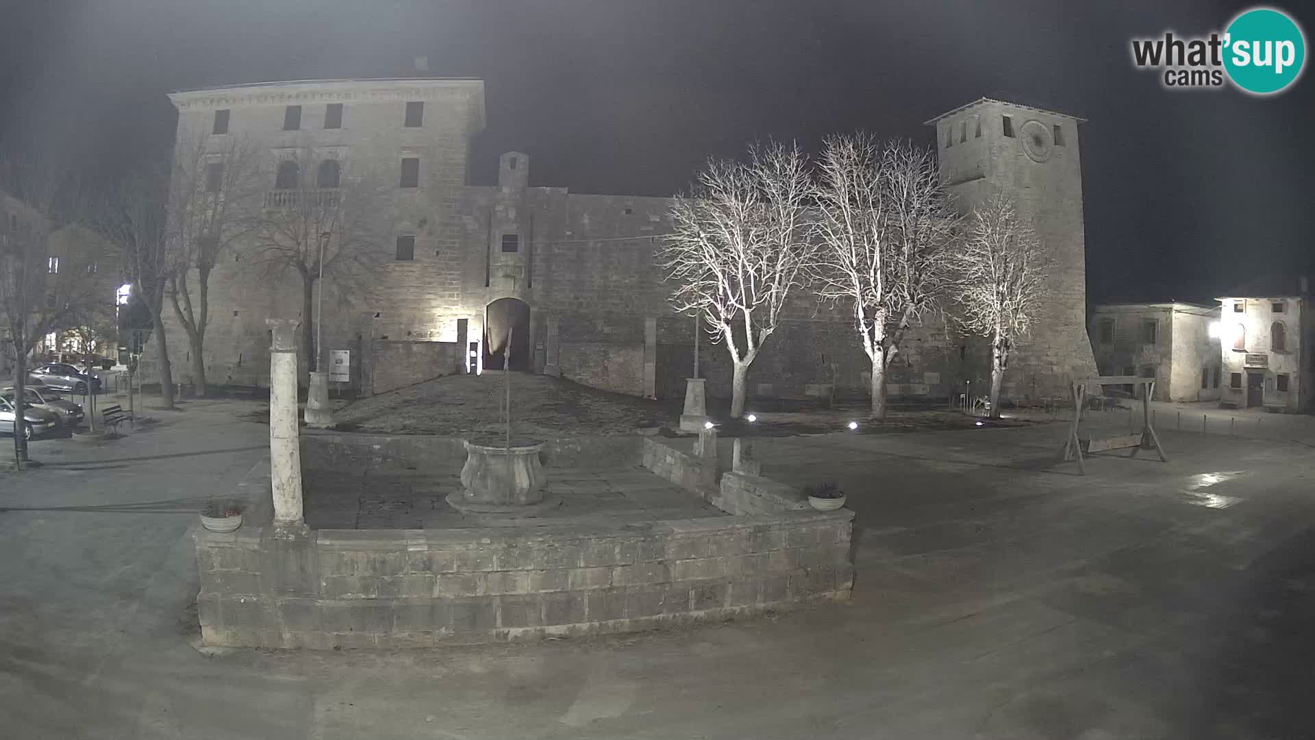 Webcam Svetvinčenat – die Burg und Brunnen – Istrien – Kroatien