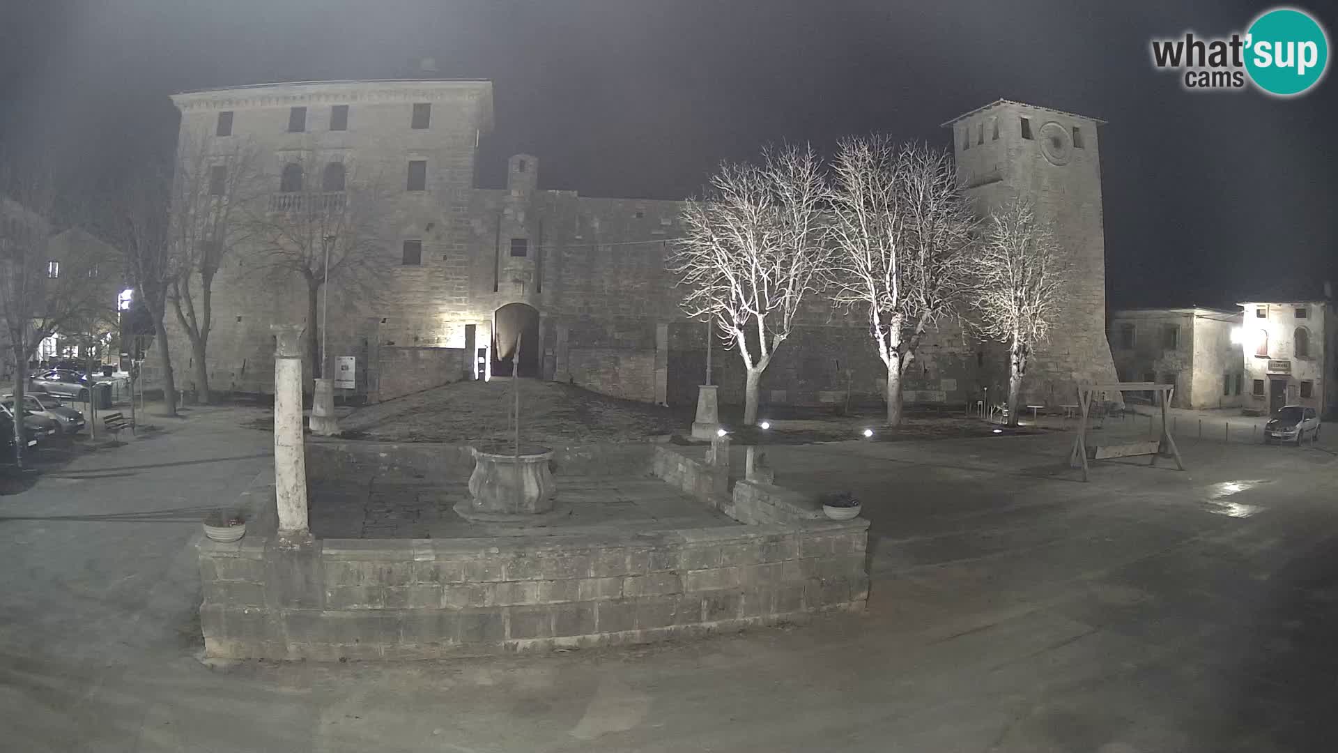 Webcam Svetvinčenat – le château et le puits – Istrie – Croatie