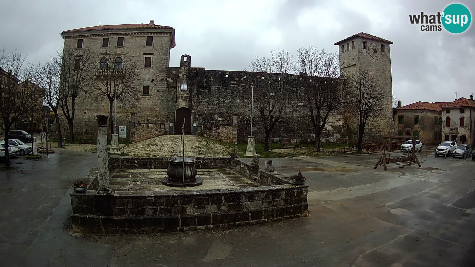 Webcam Svetvinčenat – le château et le puits – Istrie – Croatie