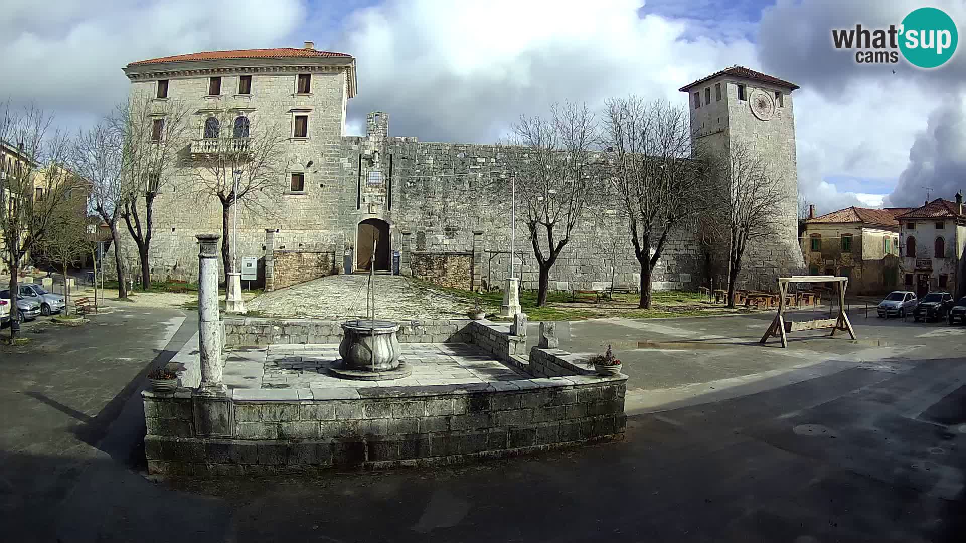 Webcam Svetvinčenat – el castillo y el pozo – Istria – Croacia