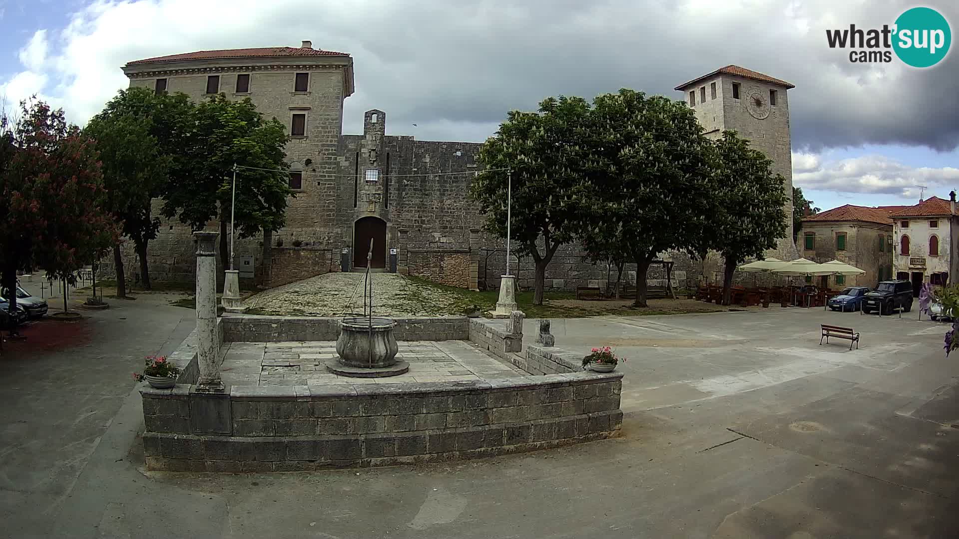 Webcam Svetvinčenat – le château et le puits – Istrie – Croatie