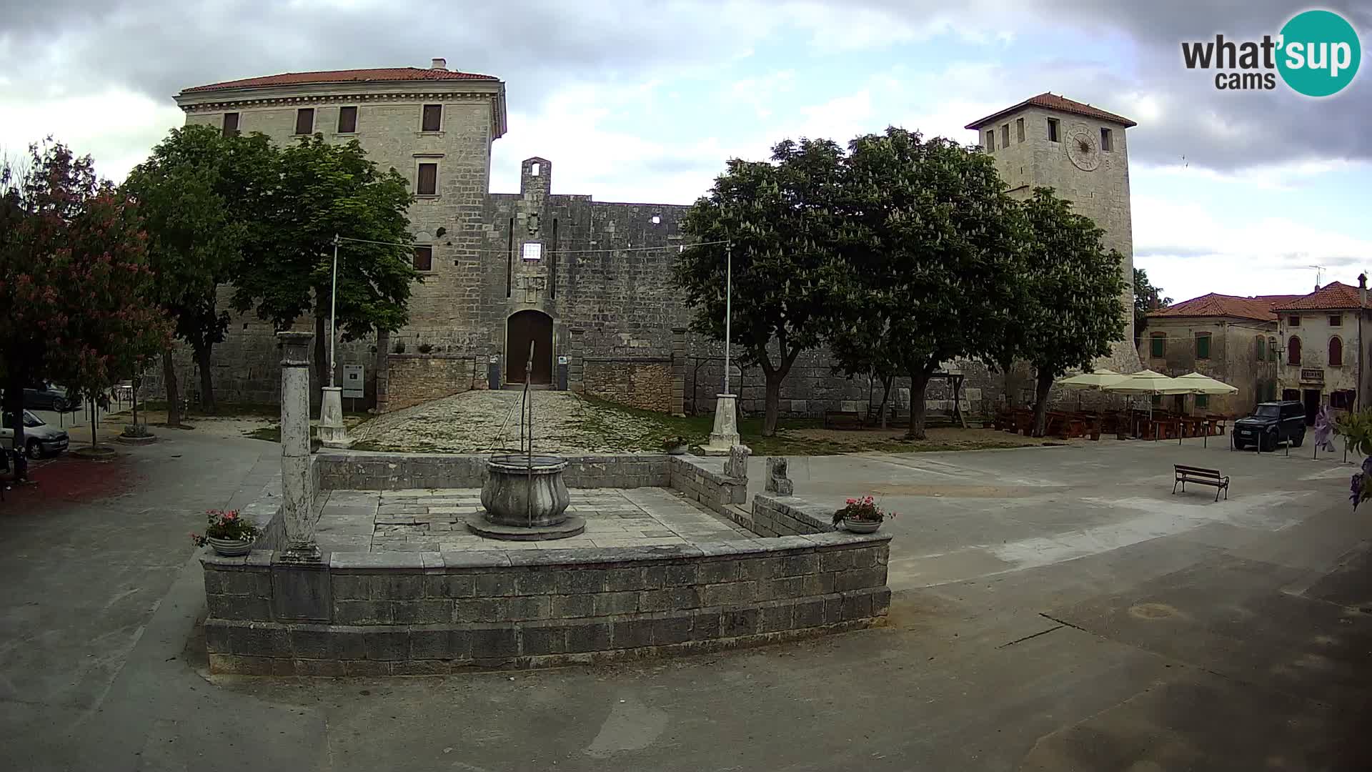 Webcam Svetvinčenat (Sanvincenti) – il castello e il pozzo – Istria – Croazia