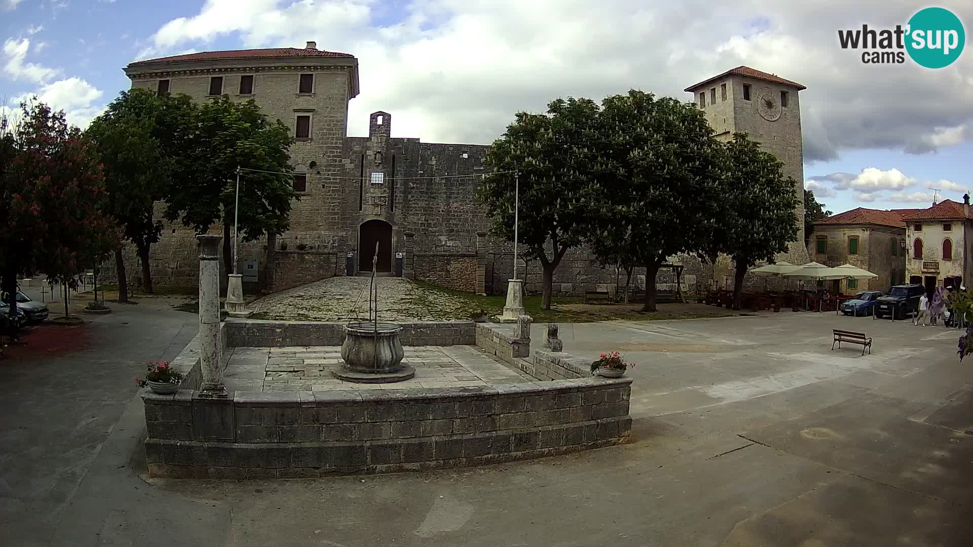 Webcam Svetvinčenat (Sanvincenti) – il castello e il pozzo – Istria – Croazia