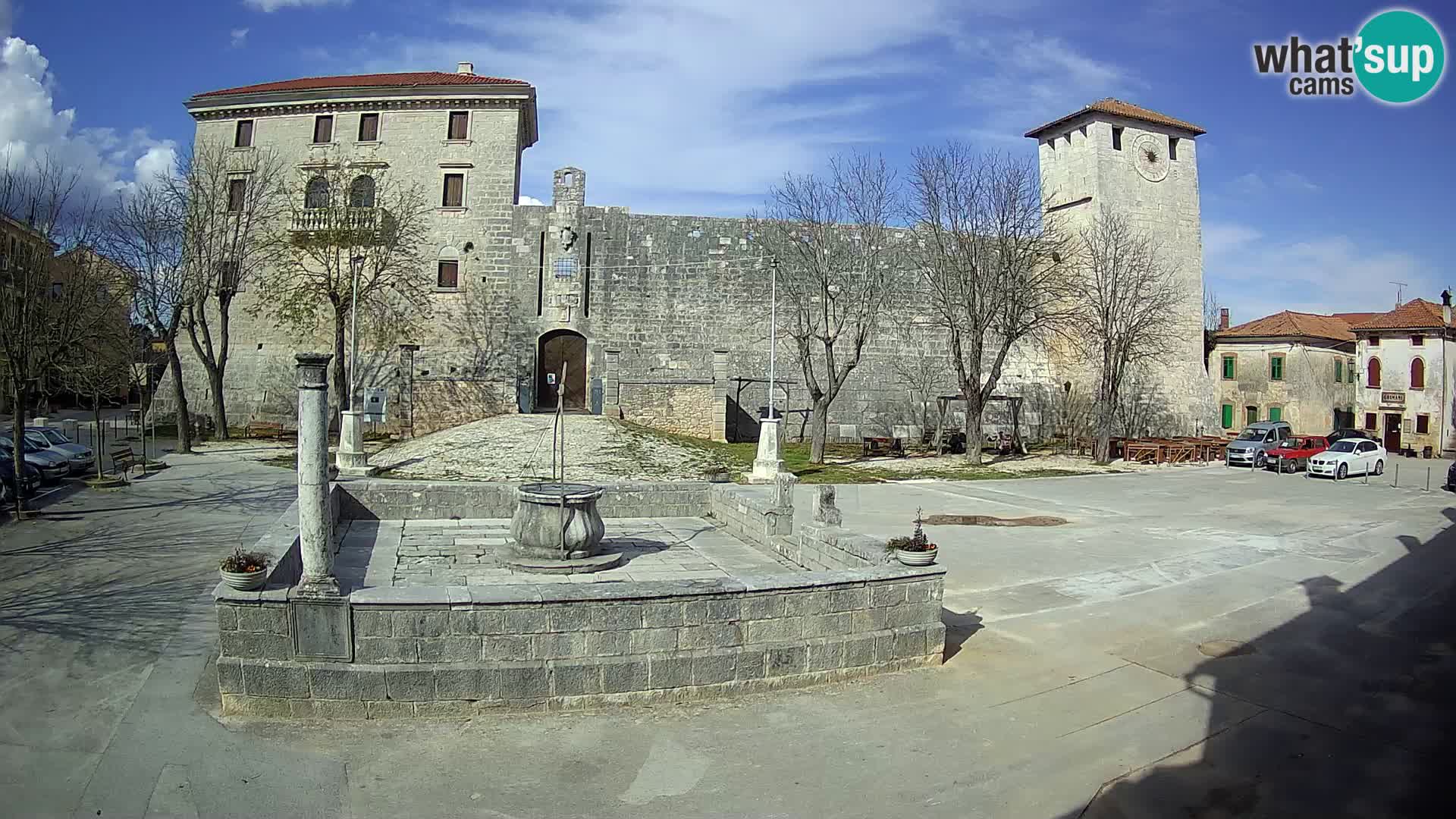 Webcam Svetvinčenat – le château et le puits – Istrie – Croatie