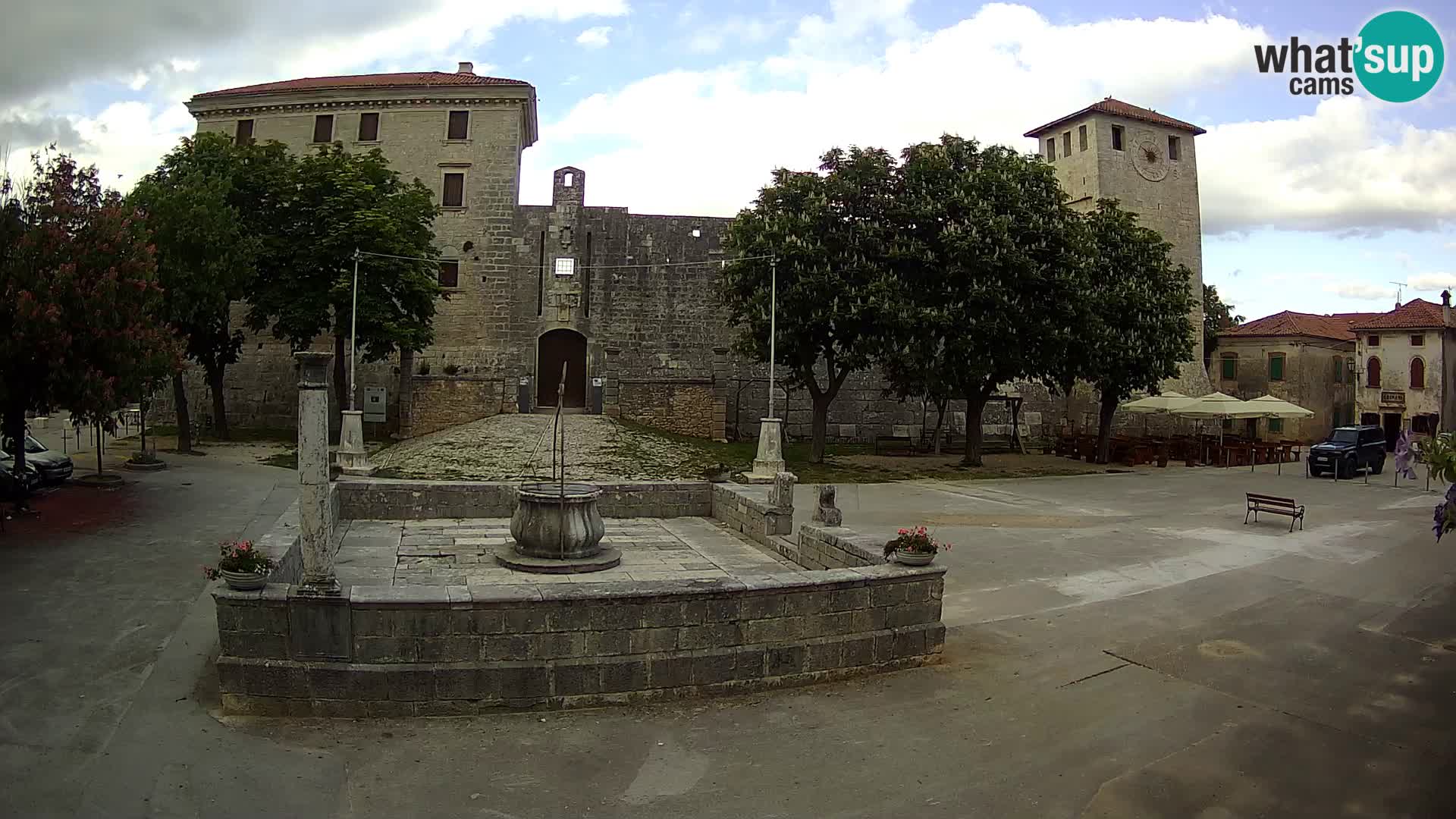 Webcam Svetvinčenat (Sanvincenti) – il castello e il pozzo – Istria – Croazia