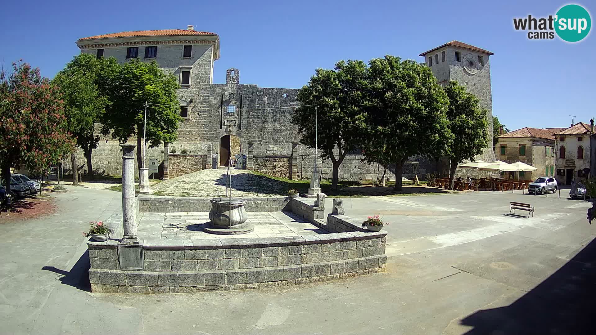 Webcam Svetvinčenat – le château et le puits – Istrie – Croatie