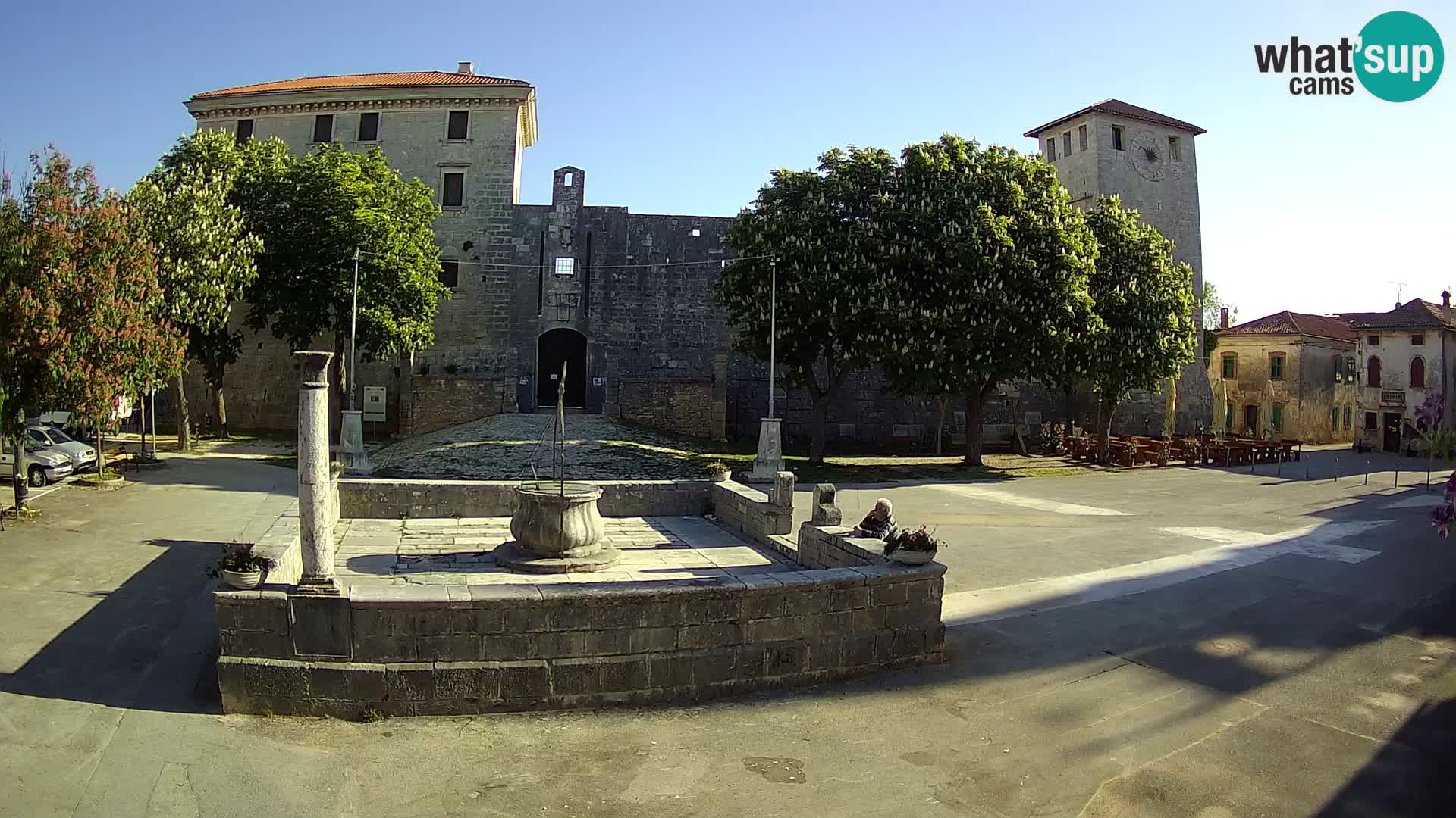 Webcam Svetvinčenat – die Burg und Brunnen – Istrien – Kroatien
