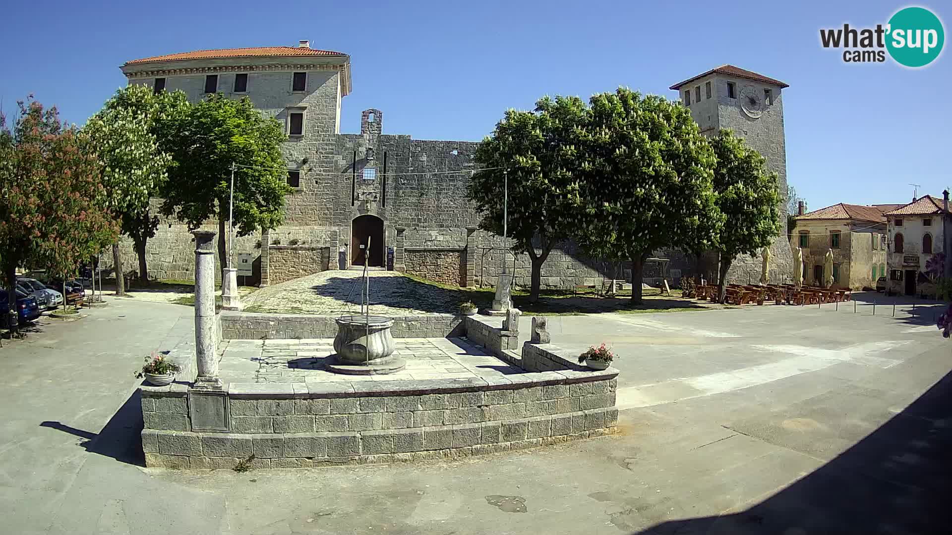 Webcam Svetvinčenat – le château et le puits – Istrie – Croatie