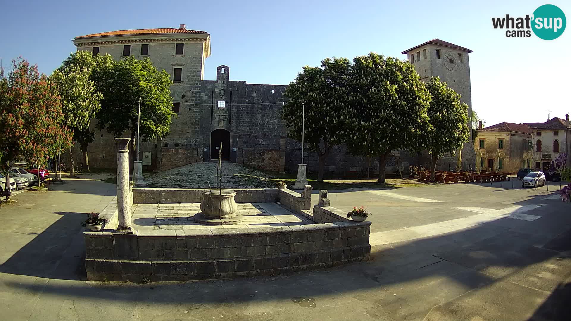 Webcam Svetvinčenat – die Burg und Brunnen – Istrien – Kroatien