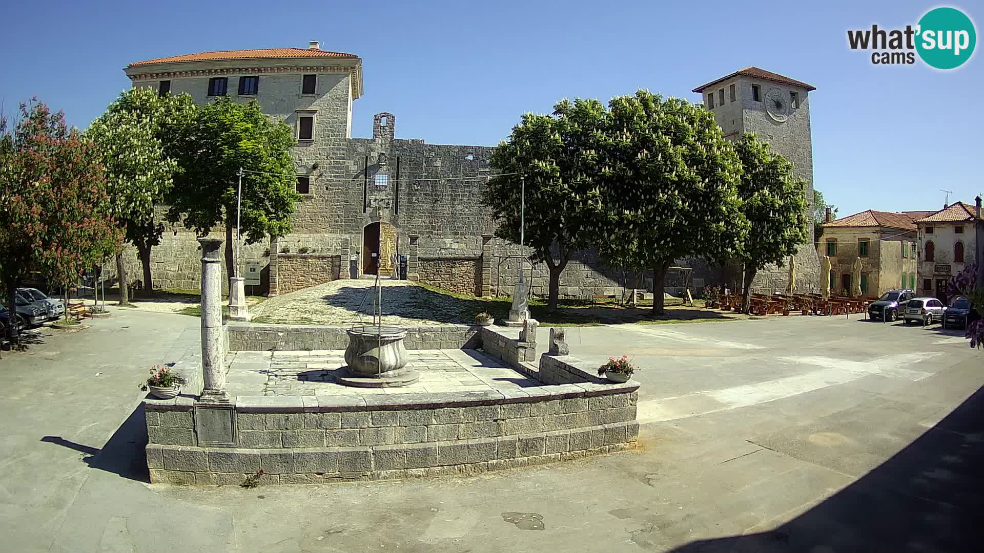 Webcam Svetvinčenat – die Burg und Brunnen – Istrien – Kroatien
