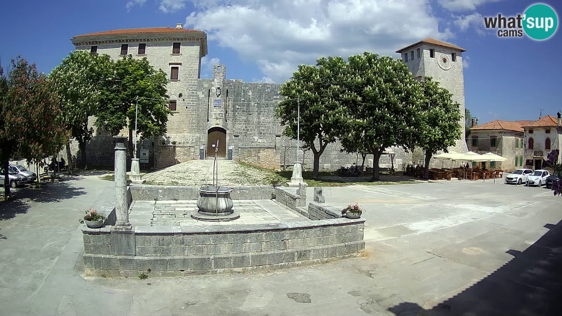 Webcam Svetvinčenat – le château et le puits – Istrie – Croatie