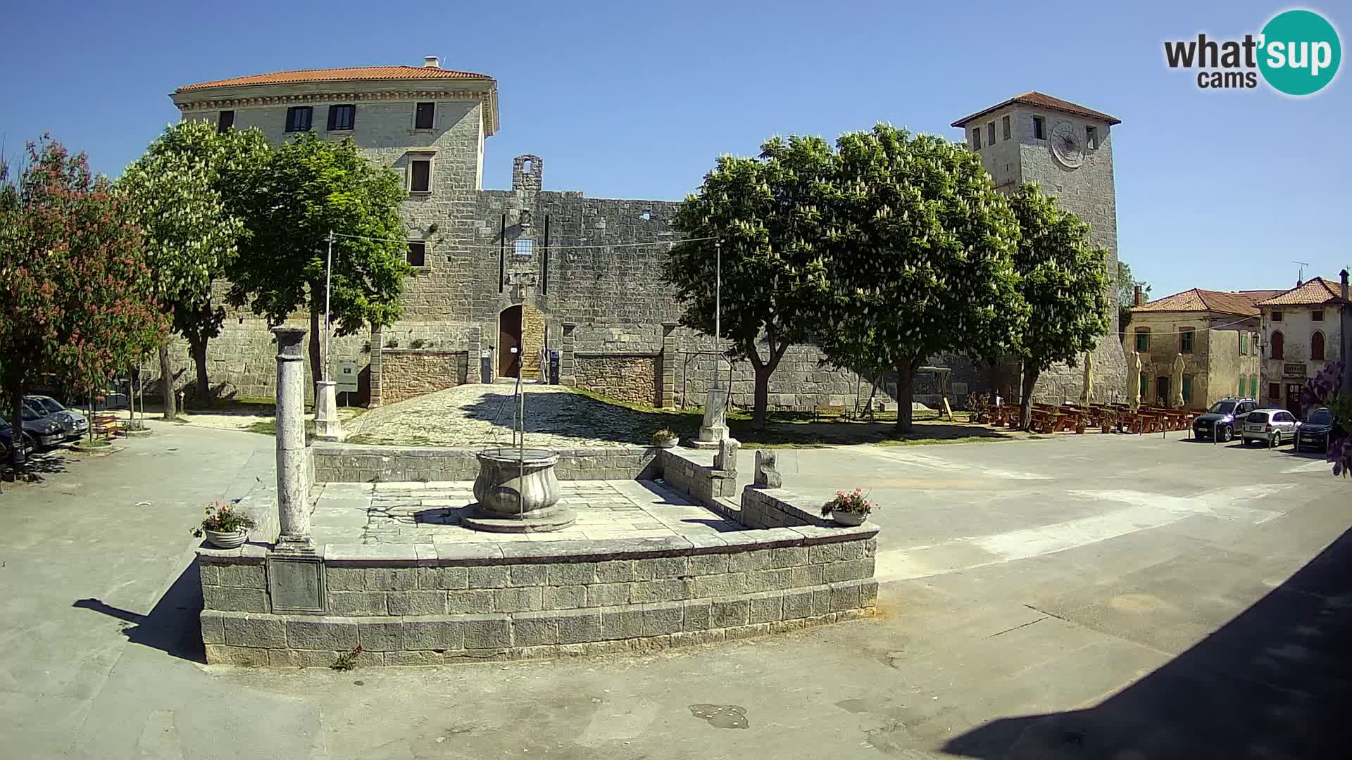 Webcam Svetvinčenat – le château et le puits – Istrie – Croatie