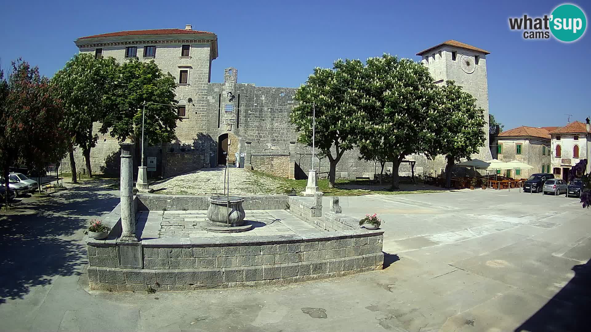 Webcam Svetvinčenat – die Burg und Brunnen – Istrien – Kroatien