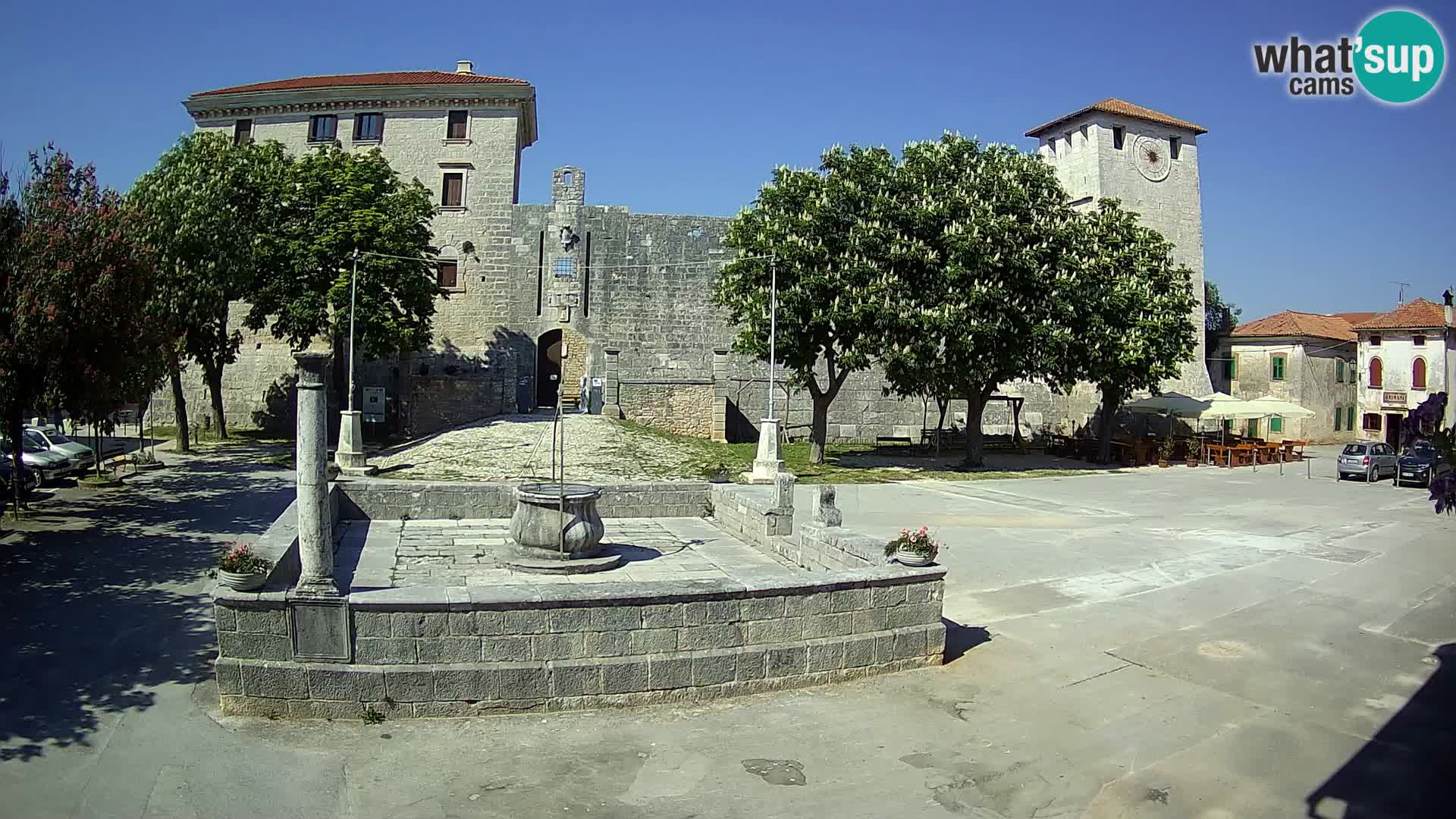 Webcam Svetvinčenat – le château et le puits – Istrie – Croatie