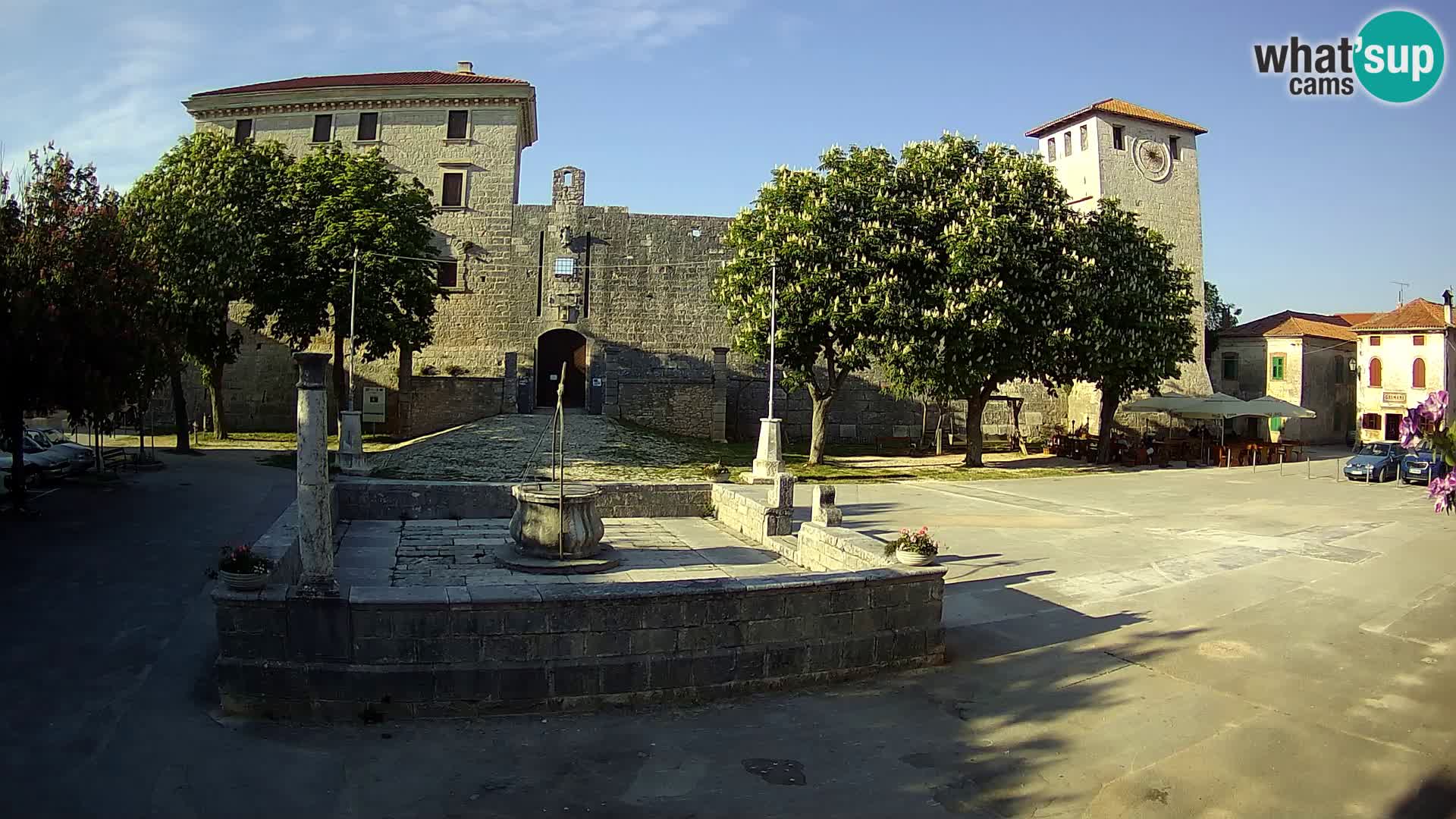 Webcam Svetvinčenat – die Burg und Brunnen – Istrien – Kroatien