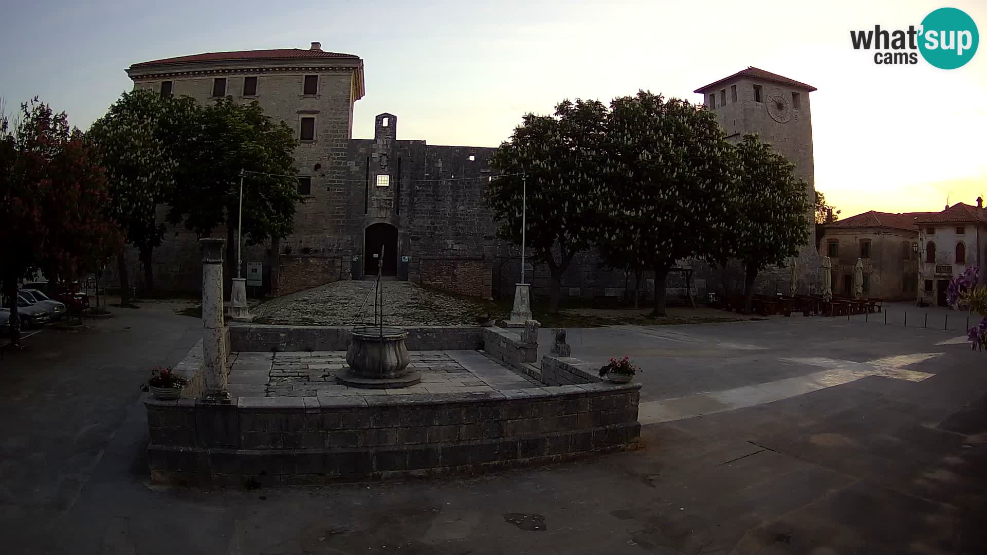 Webcam Svetvinčenat (Sanvincenti) – il castello e il pozzo – Istria – Croazia