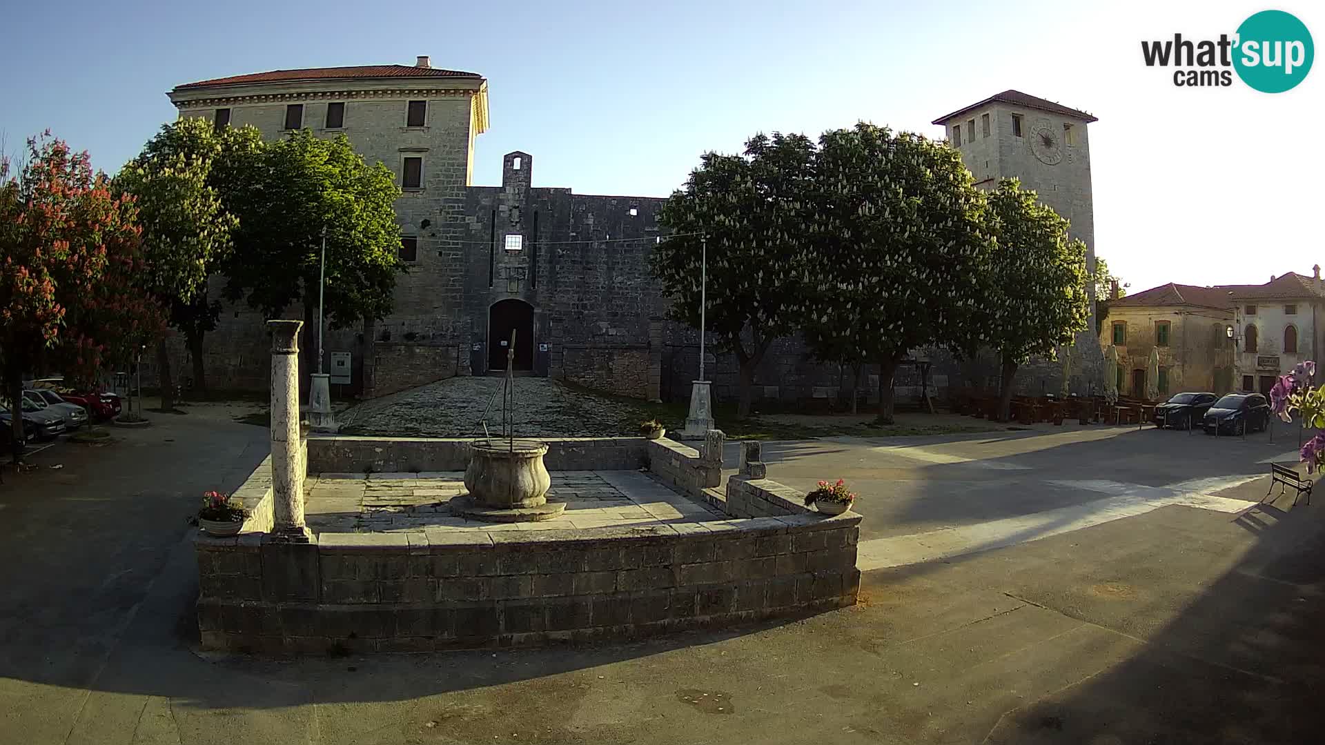 Webcam Svetvinčenat – die Burg und Brunnen – Istrien – Kroatien