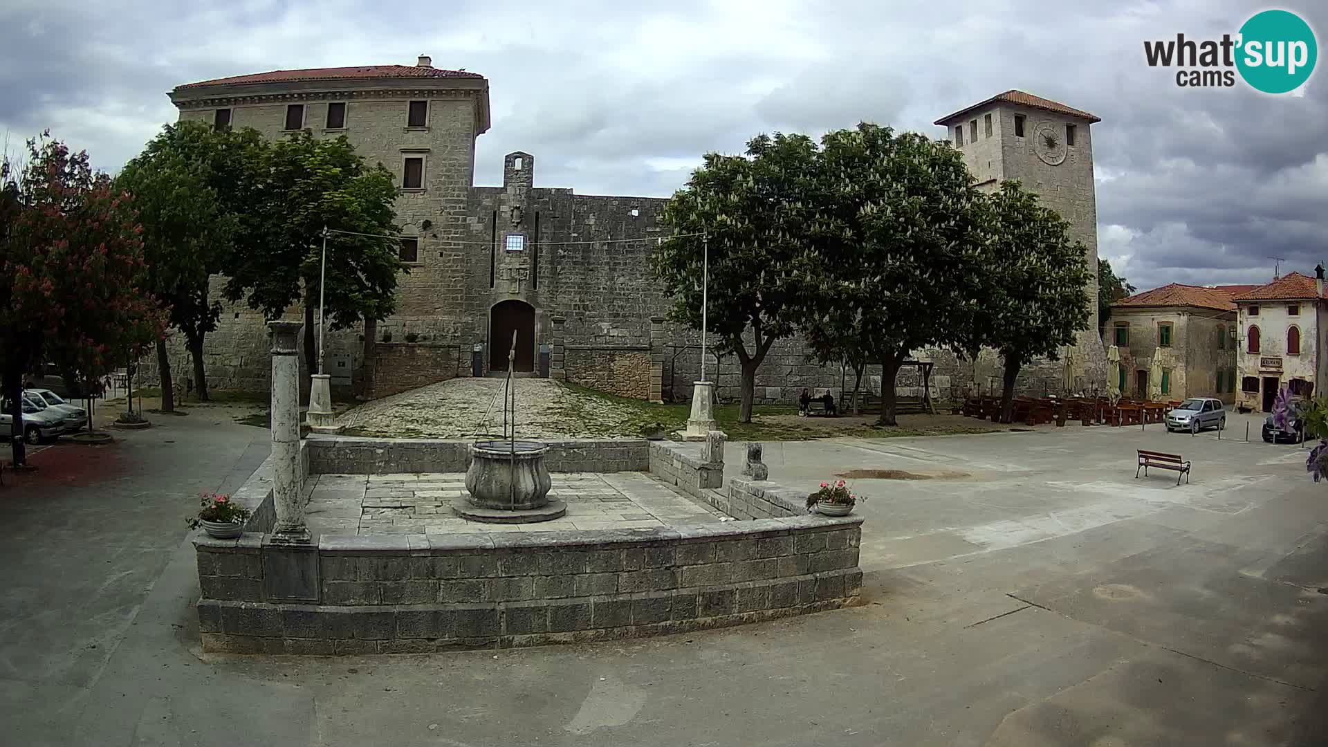 Webcam Svetvinčenat – le château et le puits – Istrie – Croatie