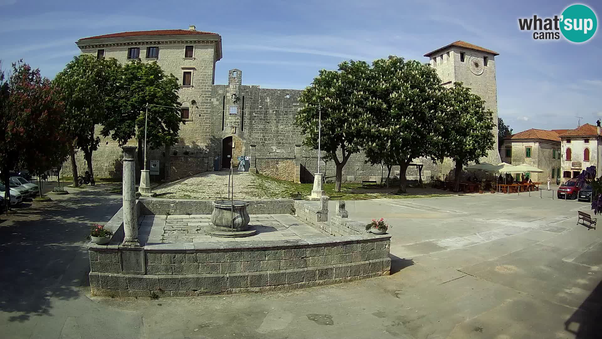 Webcam Svetvinčenat – die Burg und Brunnen – Istrien – Kroatien