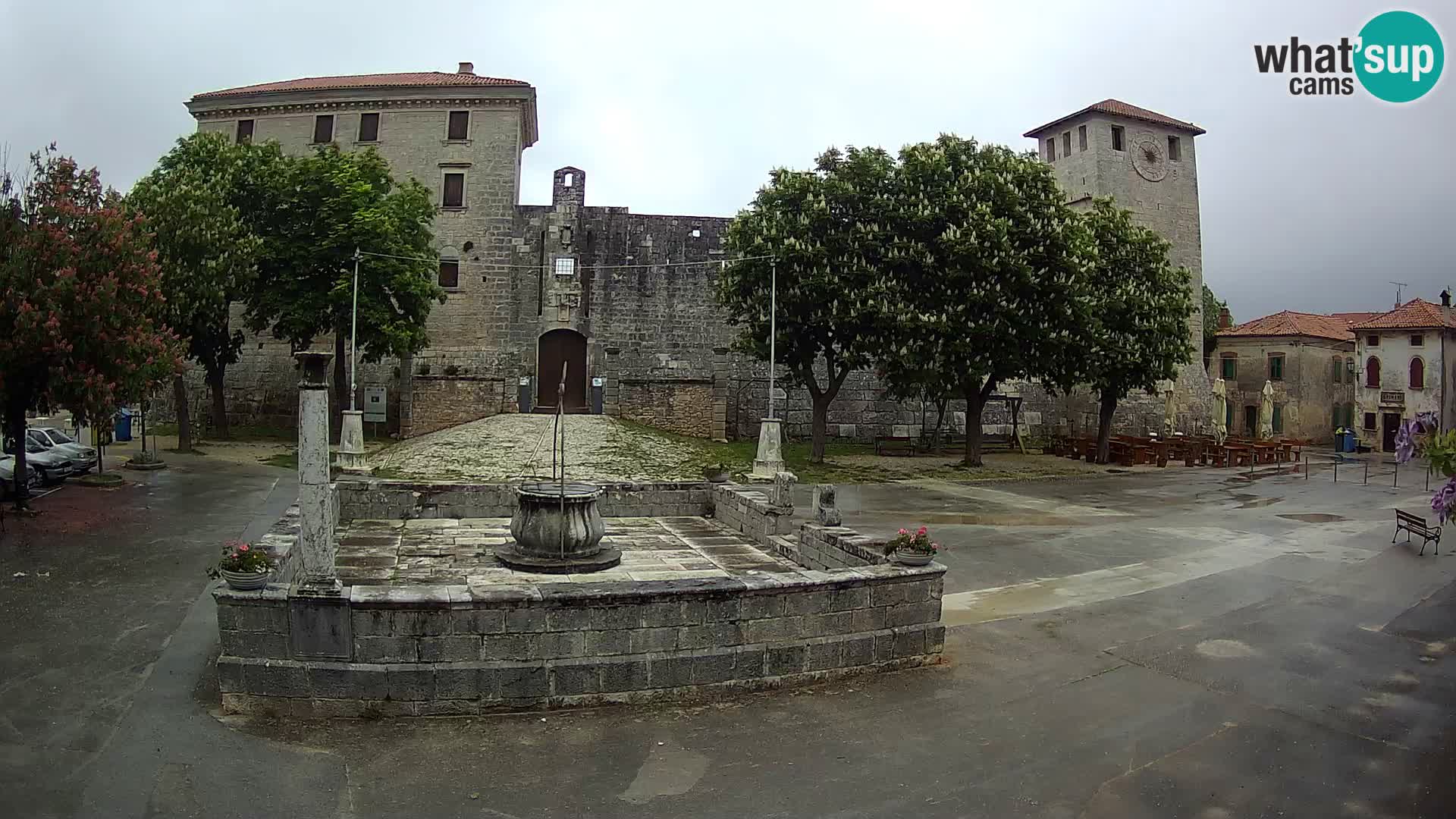 Webcam Svetvinčenat – le château et le puits – Istrie – Croatie