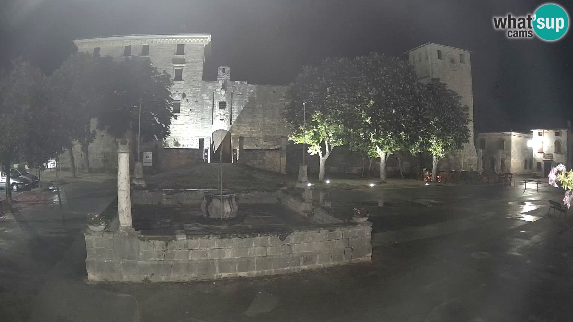 Webcam Svetvinčenat – die Burg und Brunnen – Istrien – Kroatien
