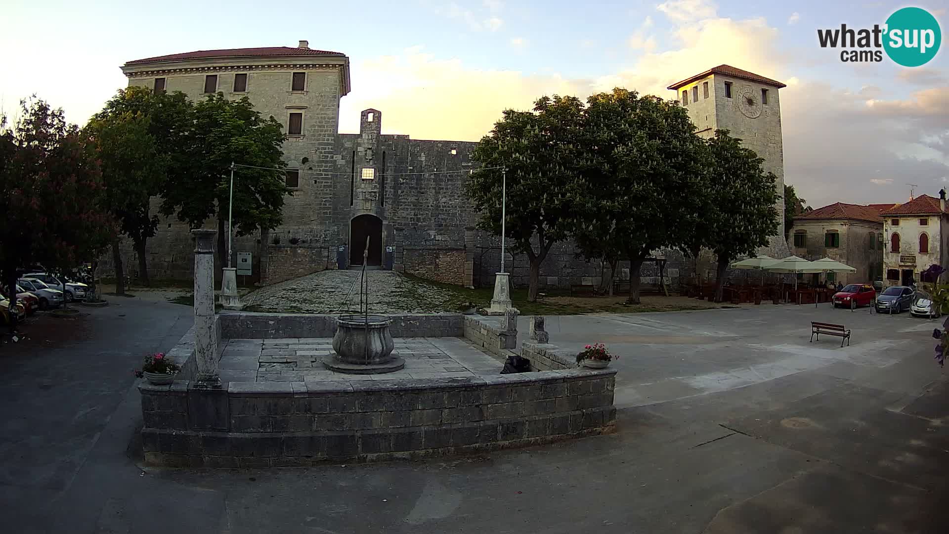 Webcam Svetvinčenat – die Burg und Brunnen – Istrien – Kroatien