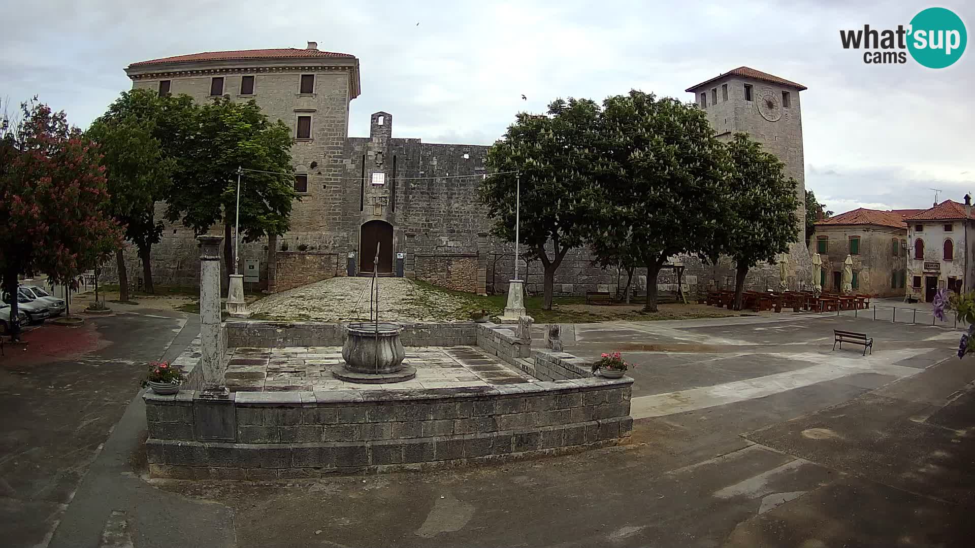 Webcam Svetvinčenat (Sanvincenti) – il castello e il pozzo – Istria – Croazia