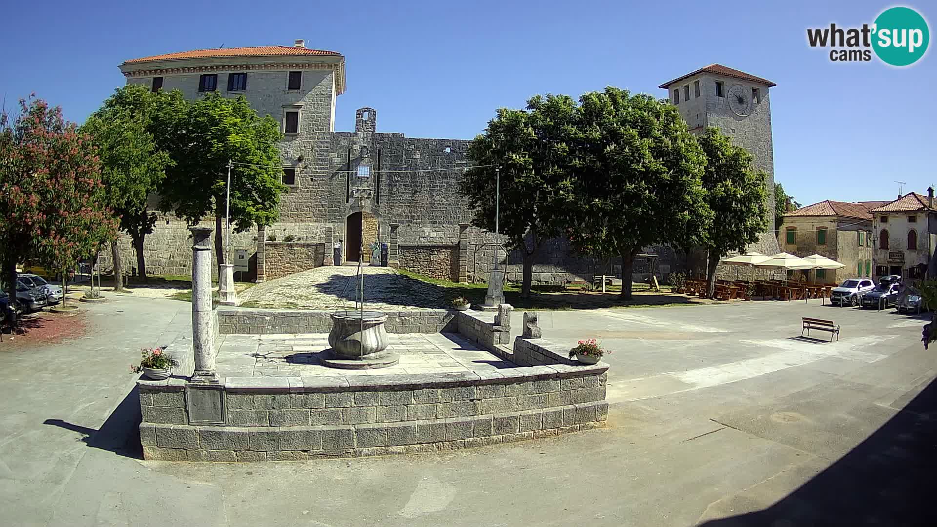 Webcam Svetvinčenat – le château et le puits – Istrie – Croatie