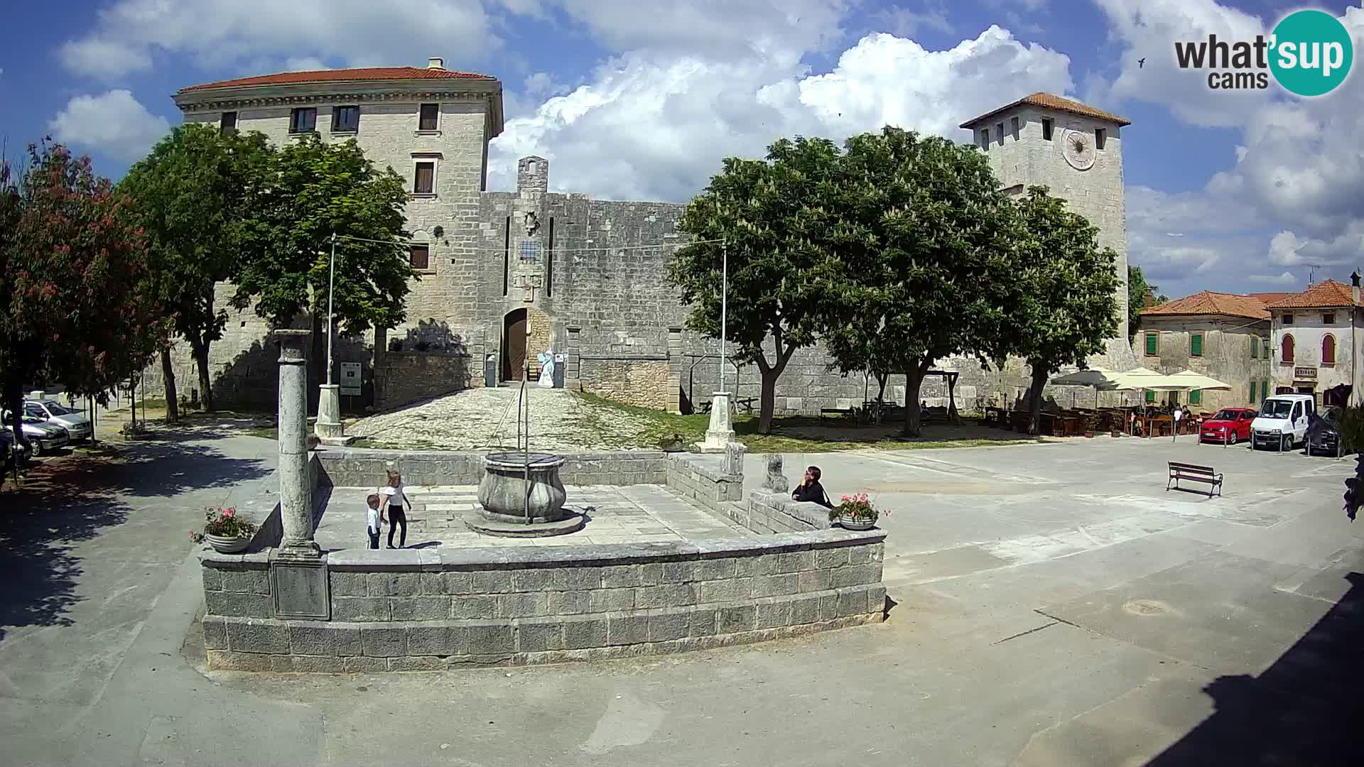 Webcam Svetvinčenat – die Burg und Brunnen – Istrien – Kroatien