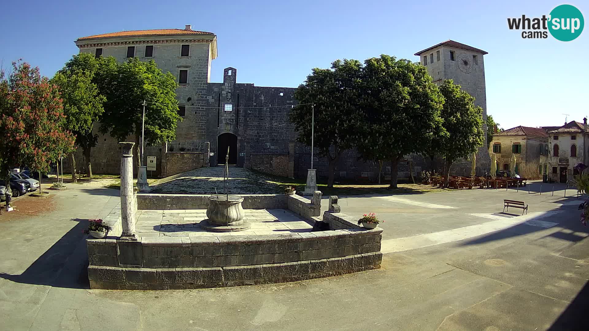 Webcam Svetvinčenat – le château et le puits – Istrie – Croatie