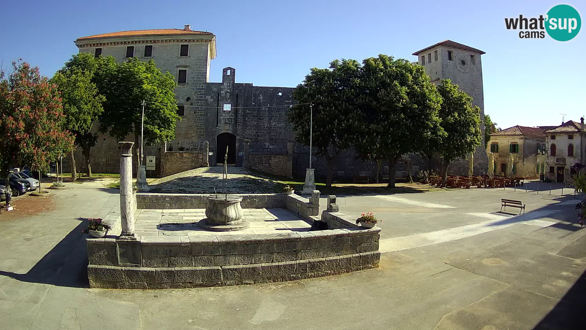 Webcam Svetvinčenat (Sanvincenti) – il castello e il pozzo – Istria – Croazia