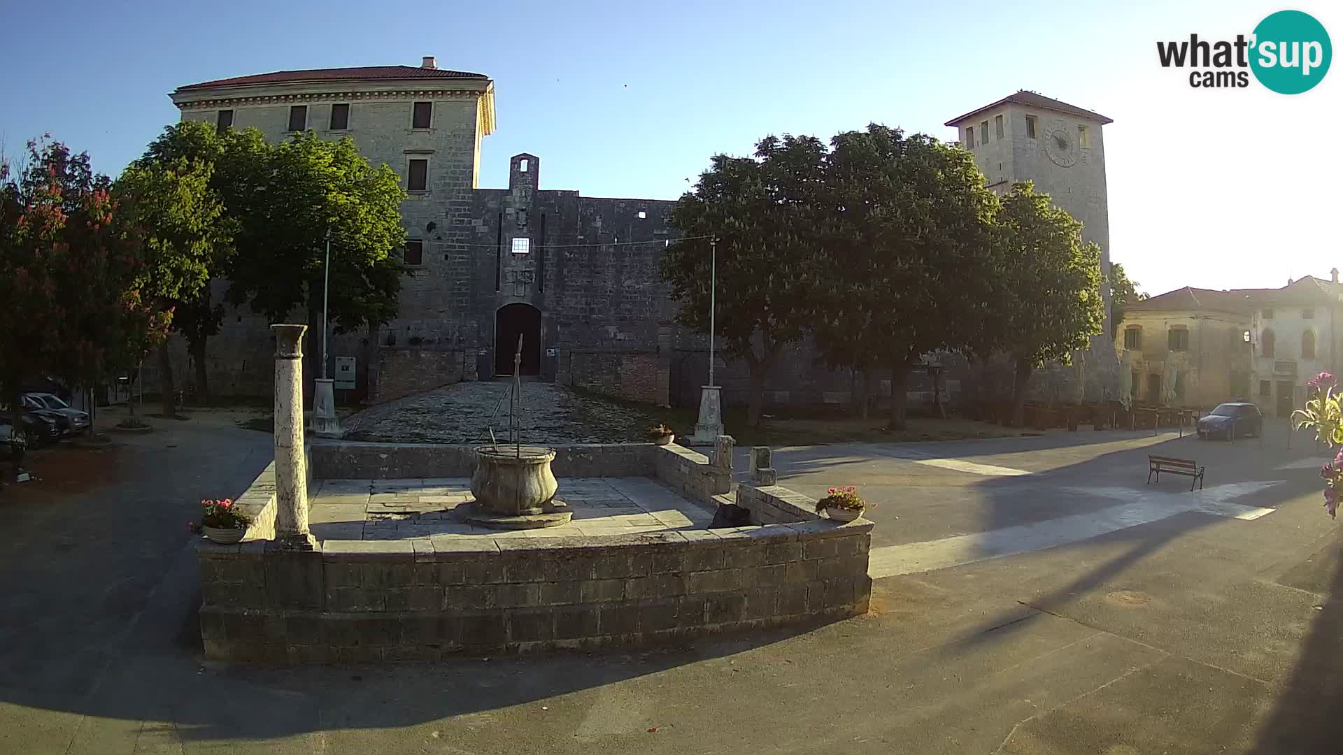Webcam Svetvinčenat – die Burg und Brunnen – Istrien – Kroatien