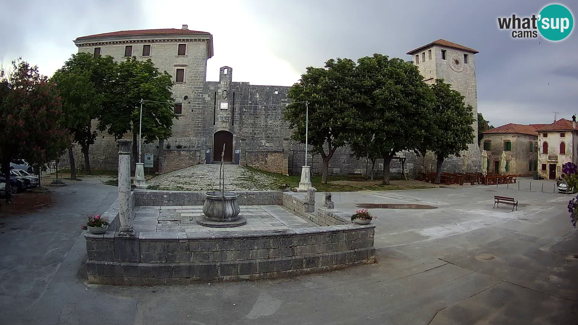 Webcam Svetvinčenat – le château et le puits – Istrie – Croatie
