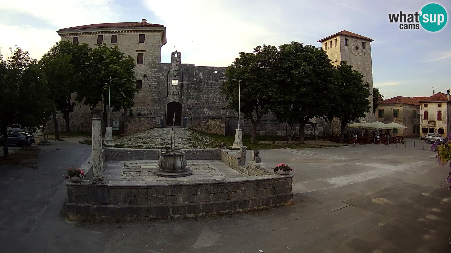 Webcam Svetvinčenat – die Burg und Brunnen – Istrien – Kroatien