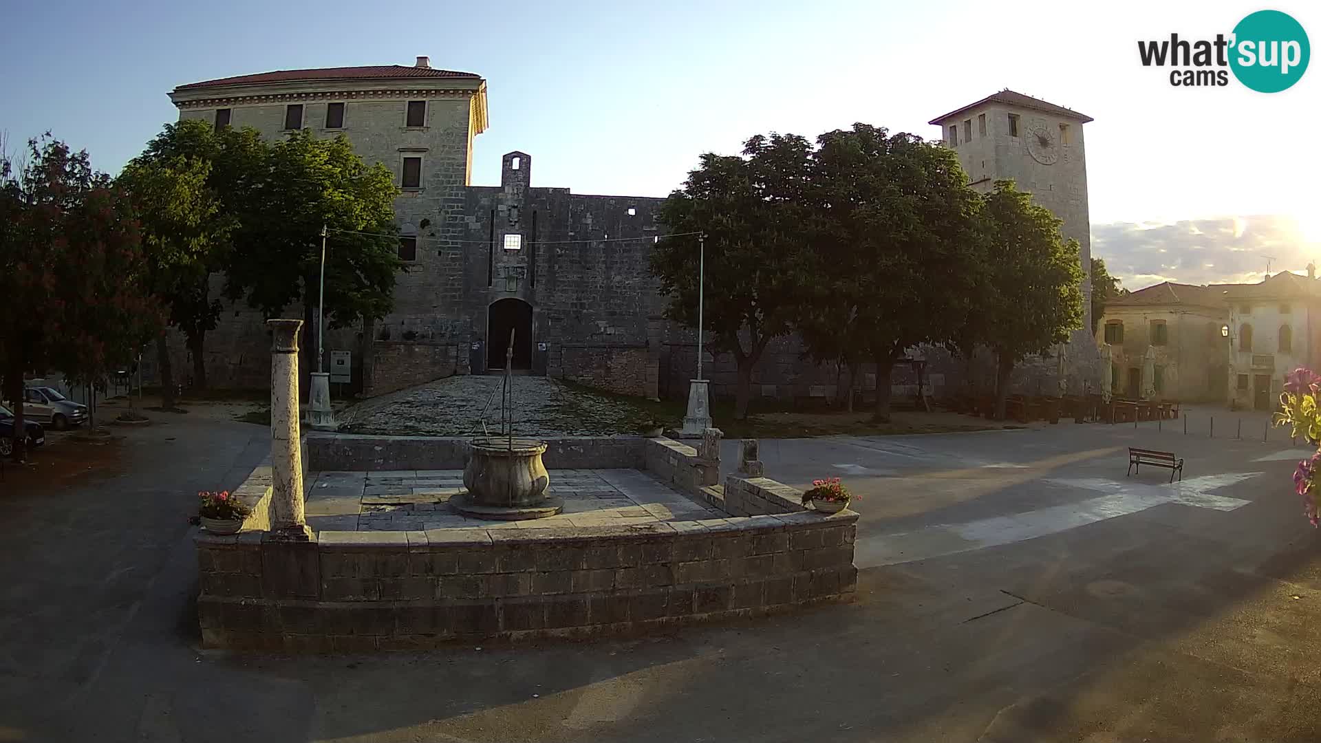 Webcam Svetvinčenat (Sanvincenti) – il castello e il pozzo – Istria – Croazia