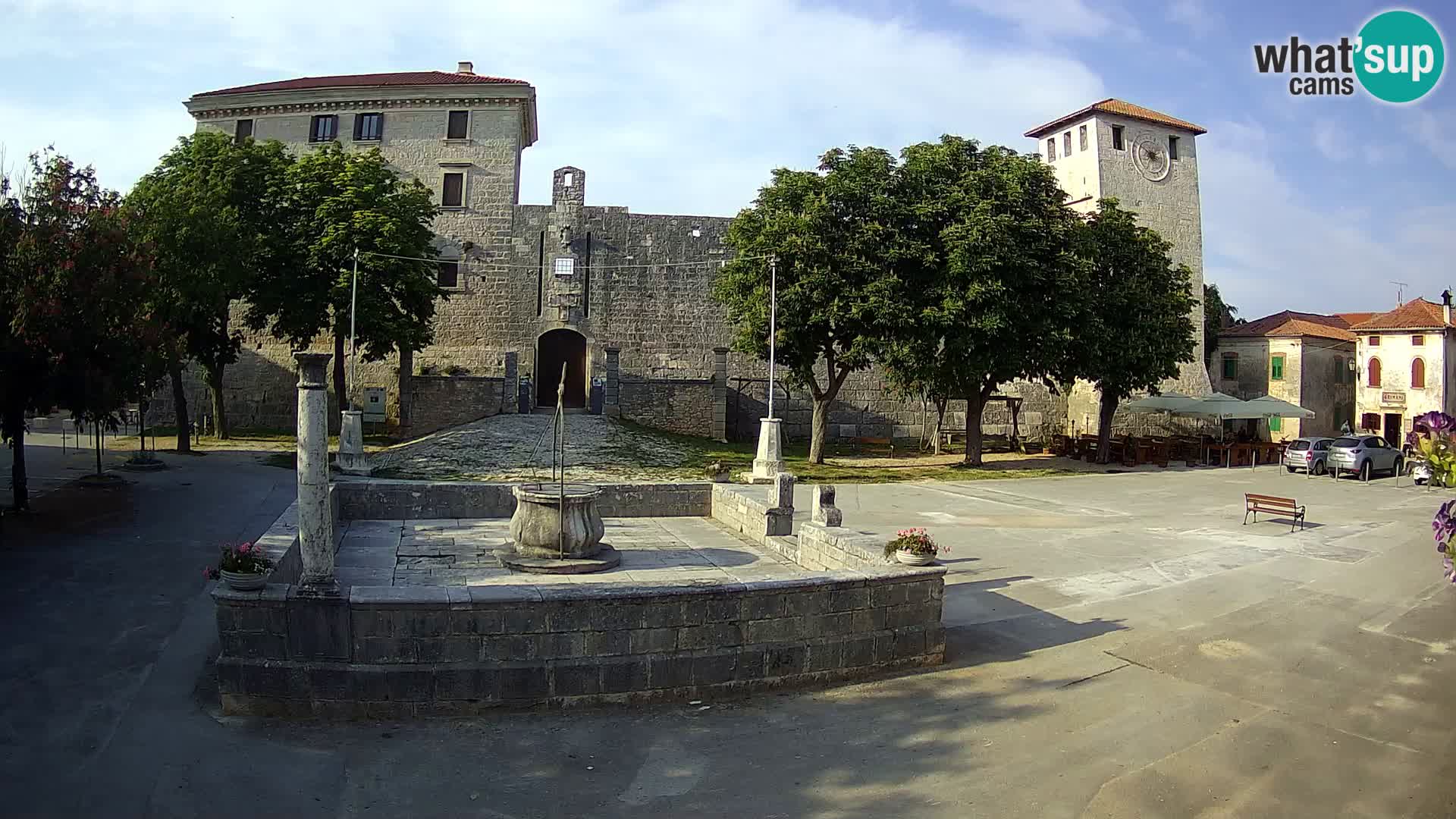 Webcam Svetvinčenat – die Burg und Brunnen – Istrien – Kroatien