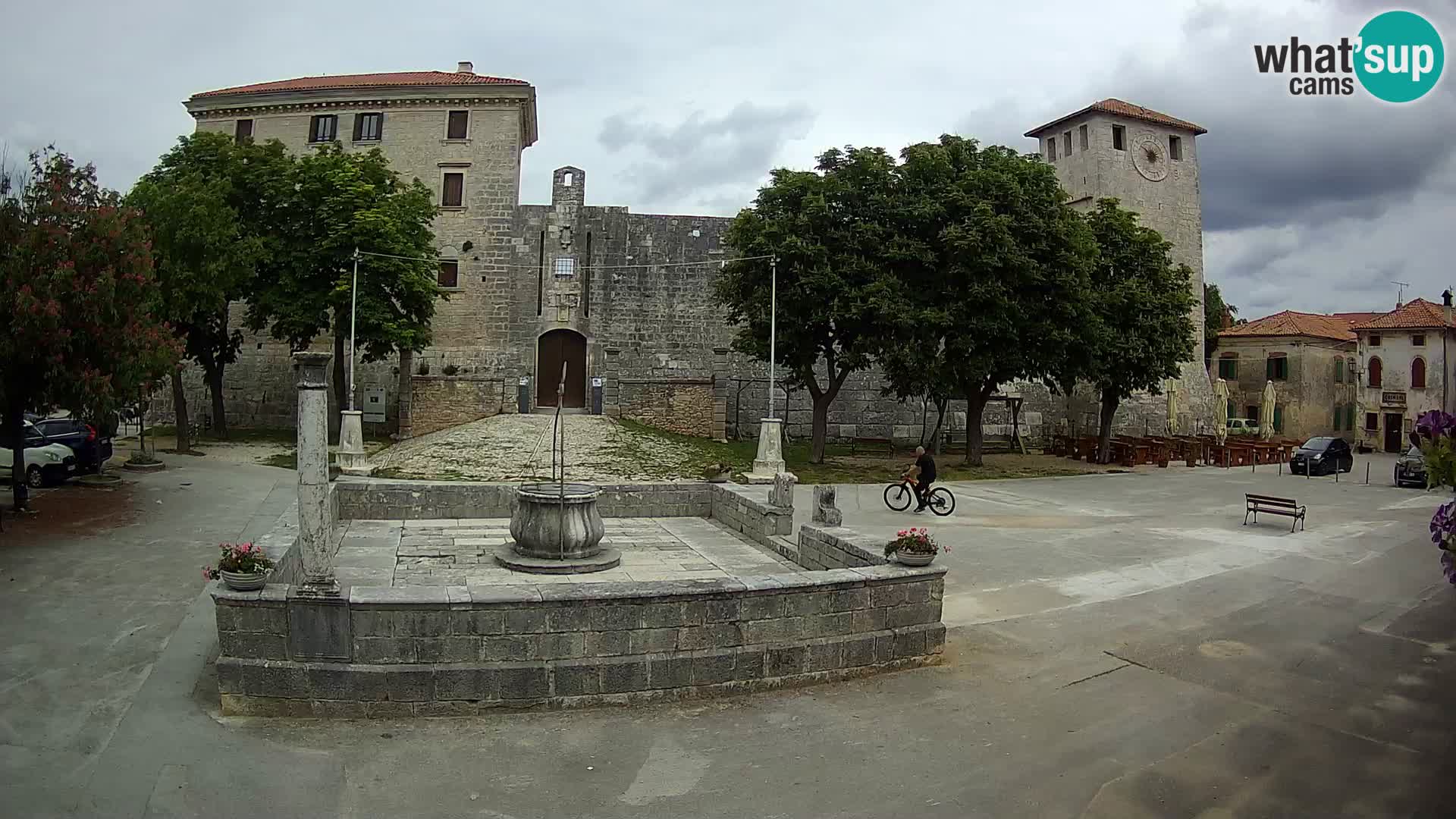 Webcam Svetvinčenat – die Burg und Brunnen – Istrien – Kroatien