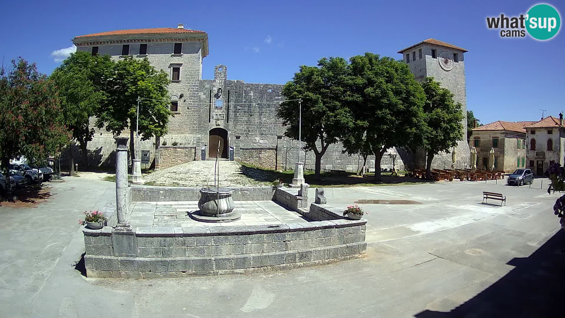 Webcam Svetvinčenat – le château et le puits – Istrie – Croatie