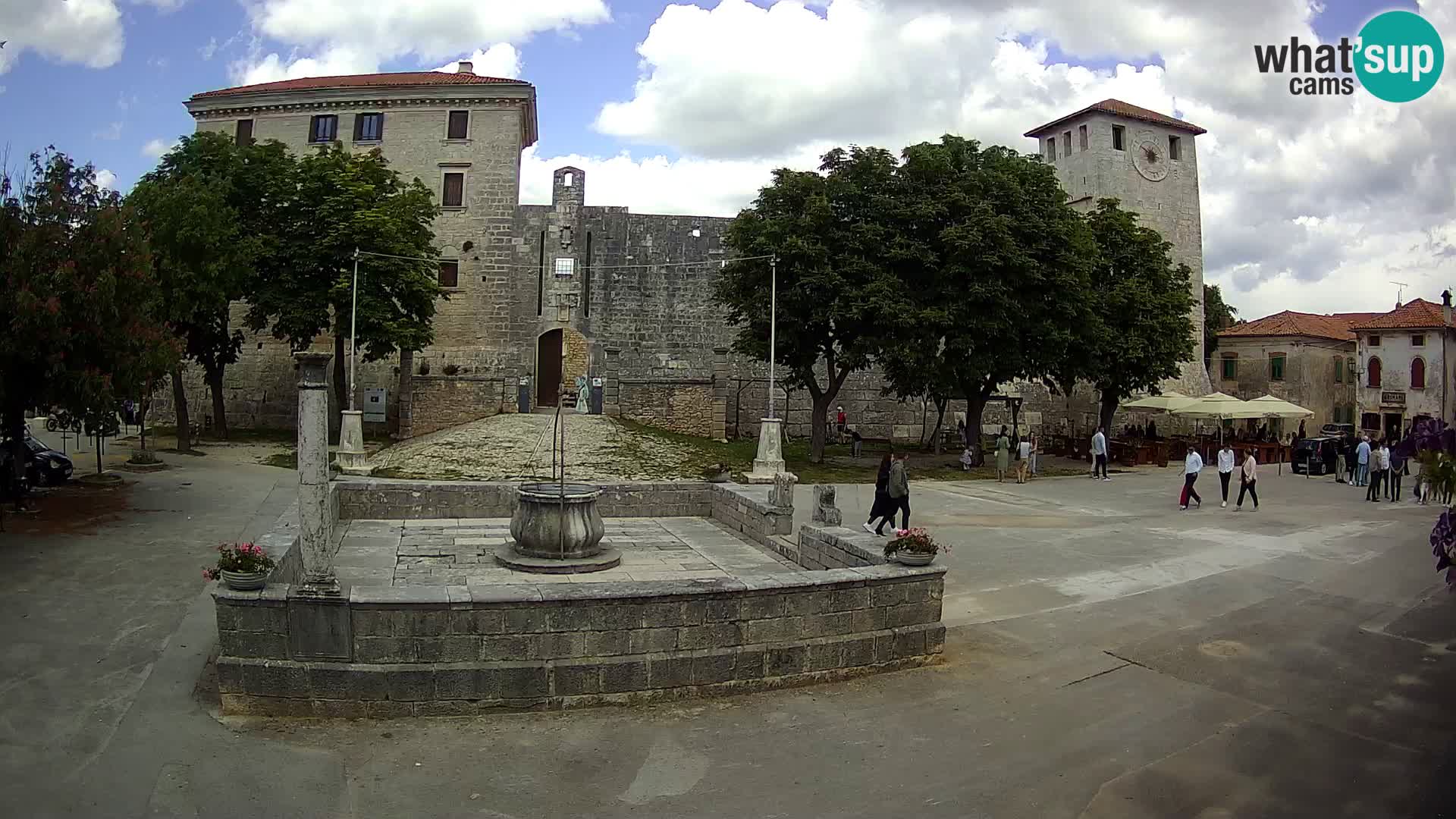 Webcam Svetvinčenat – die Burg und Brunnen – Istrien – Kroatien