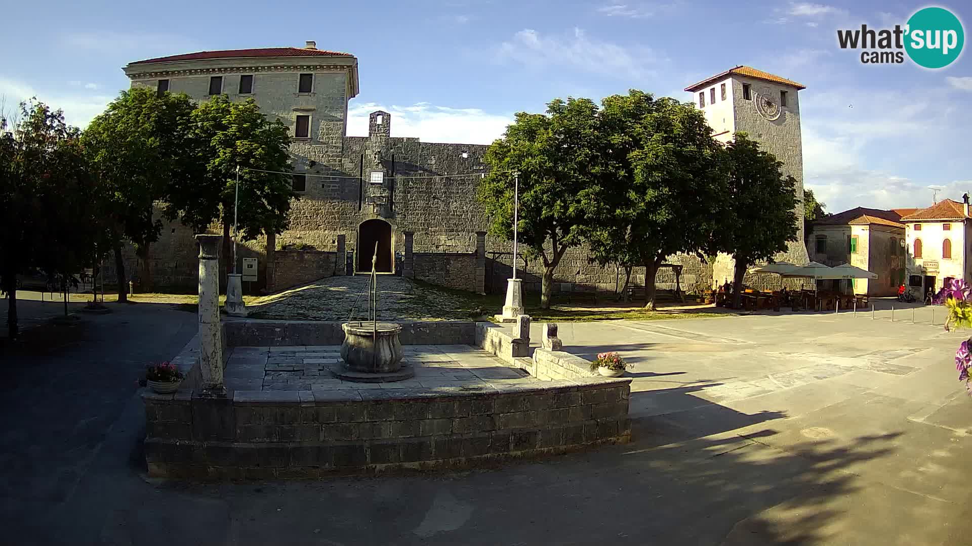 Webcam Svetvinčenat – die Burg und Brunnen – Istrien – Kroatien